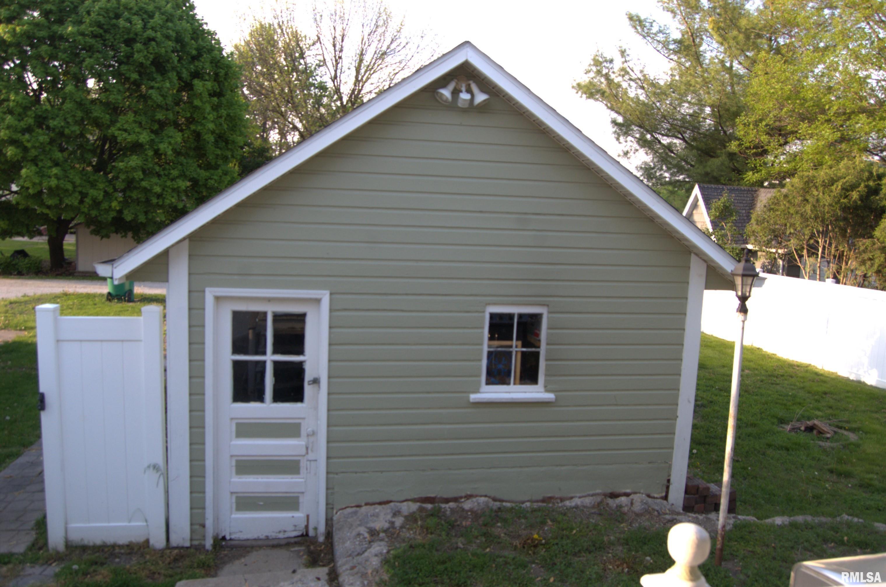 335 E 2nd Street, El Paso, Illinois image 46