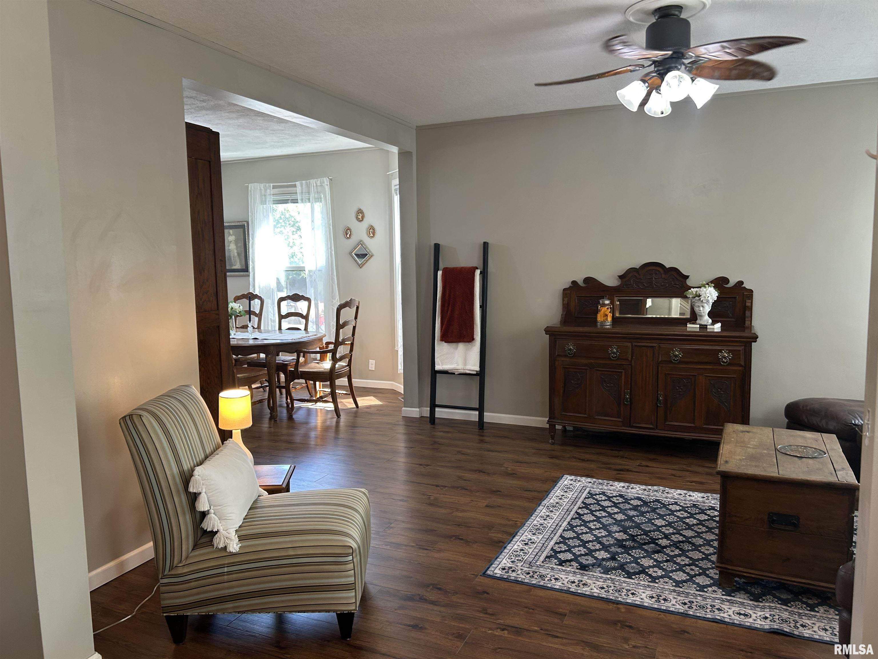 335 E 2nd Street, El Paso, Illinois image 7