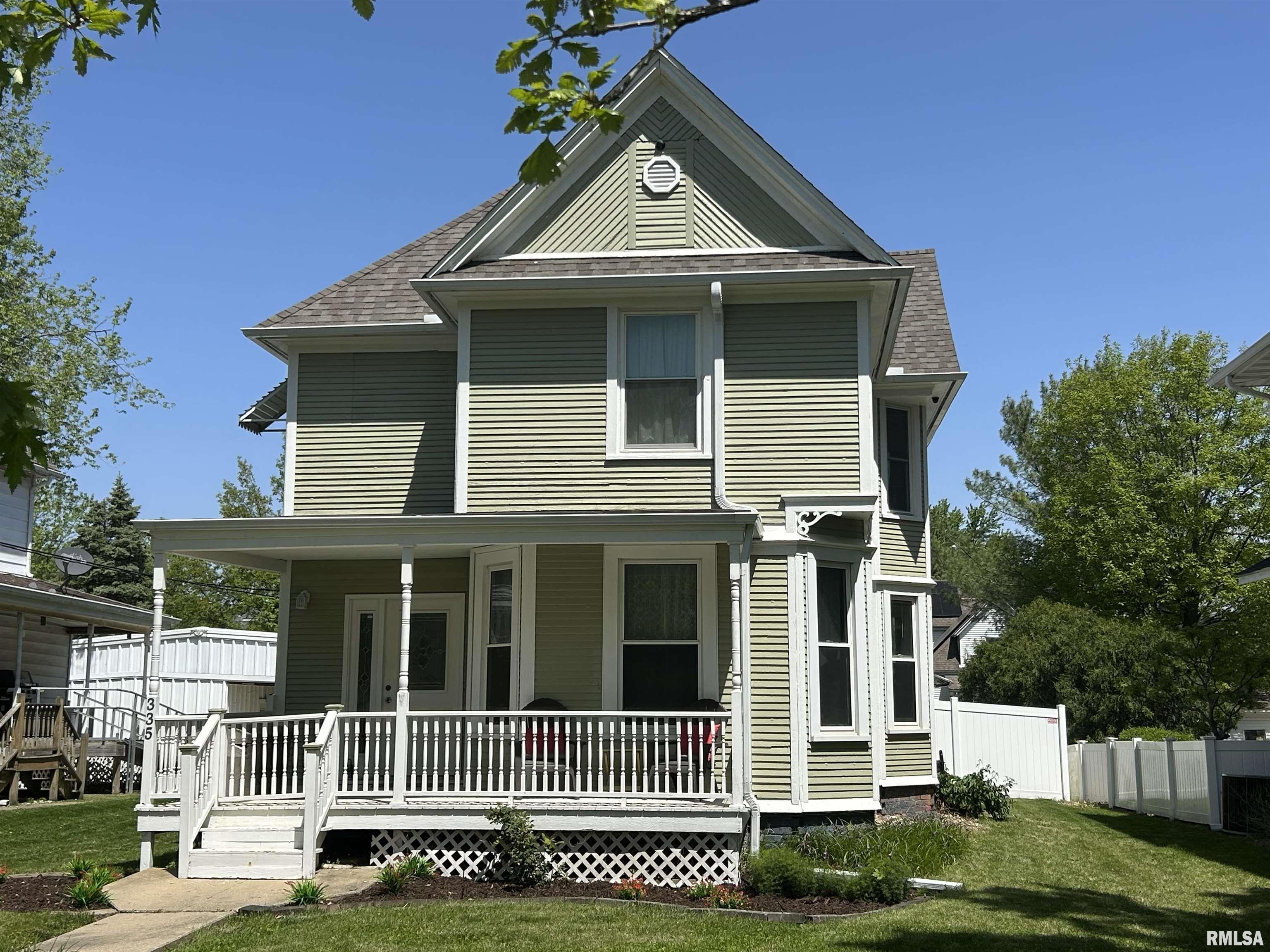 335 E 2nd Street, El Paso, Illinois image 1