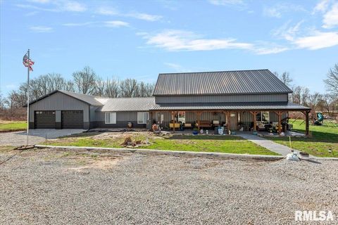 Homes For Sale - 518 S Anderson Street<br/> Taylorville, IL 62568