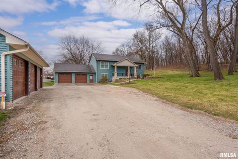 Single Family Residence in Colona IL 604 BRIARGATE Drive.jpg