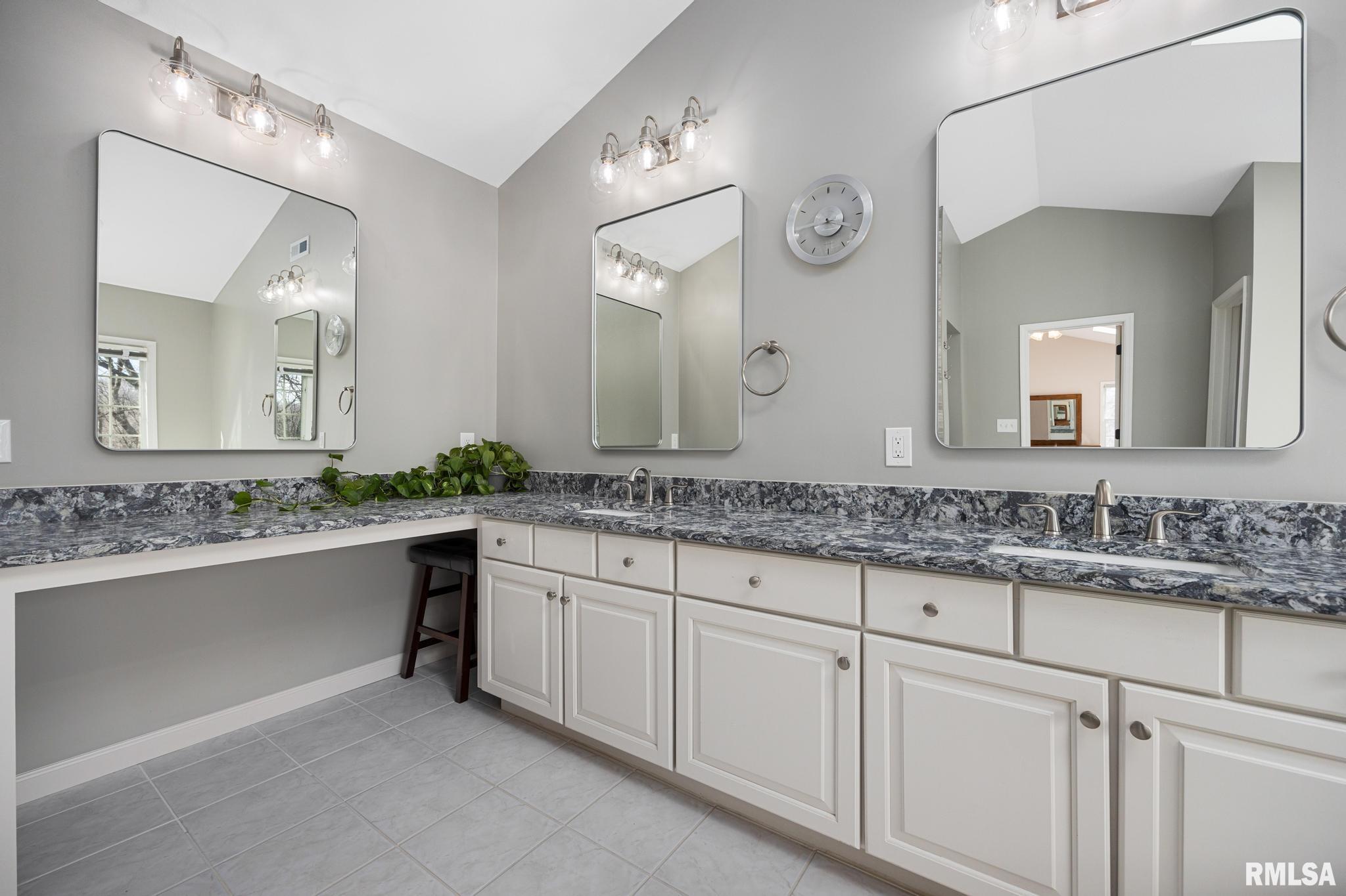 812 W Bridgetowne Court, Dunlap, Illinois image 32