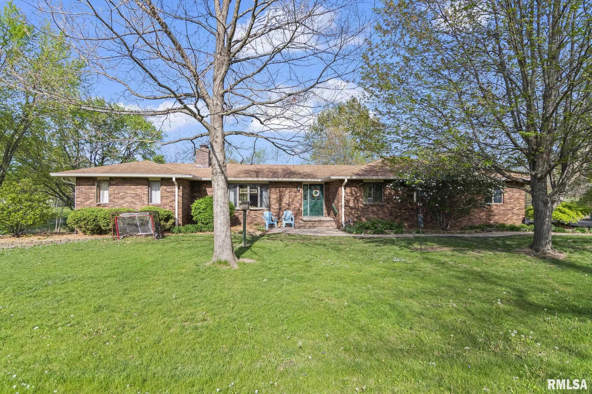 15 Oakland Drive, Riverton, Illinois image 2