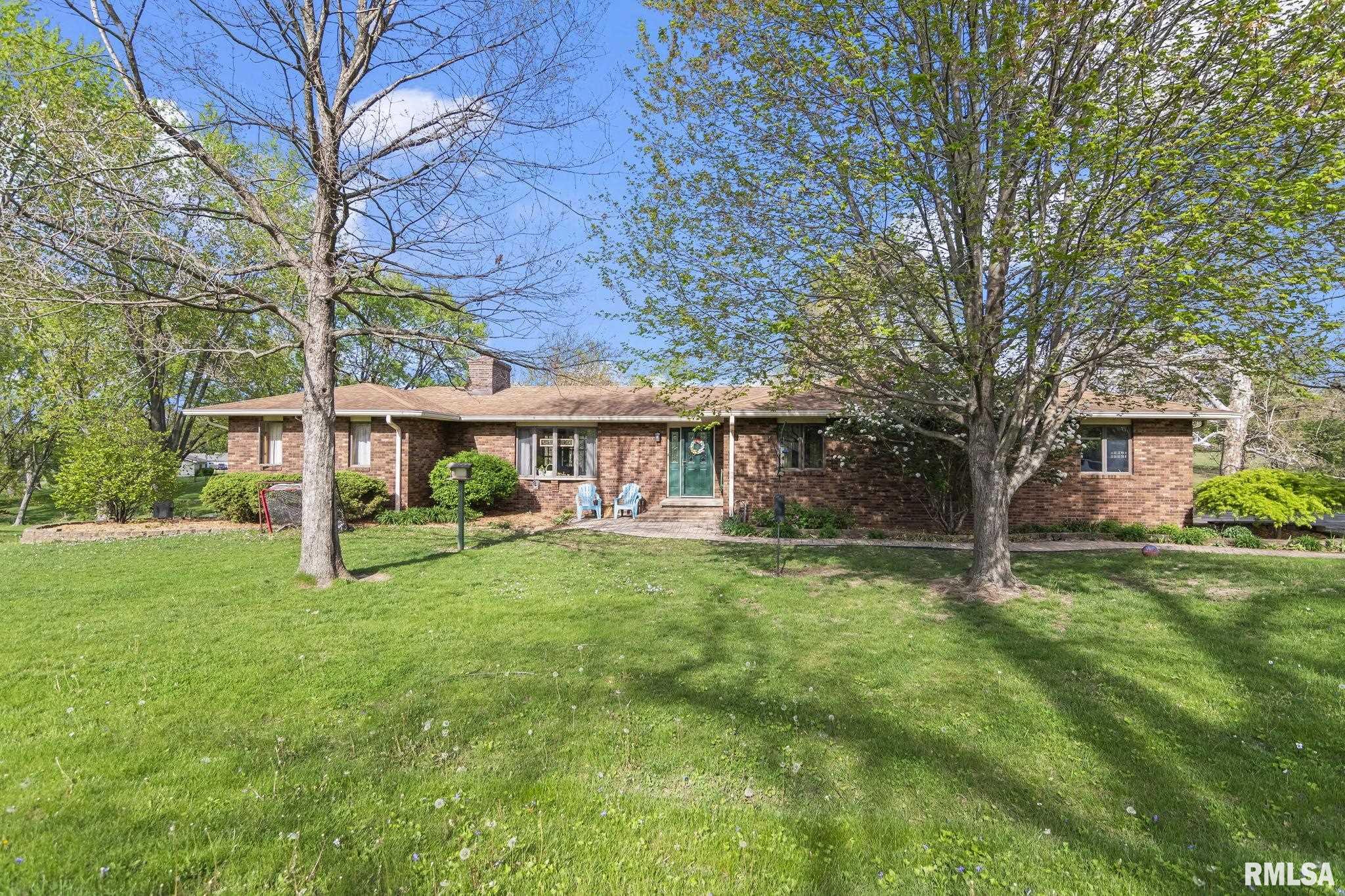 15 Oakland Drive, Riverton, Illinois image 1