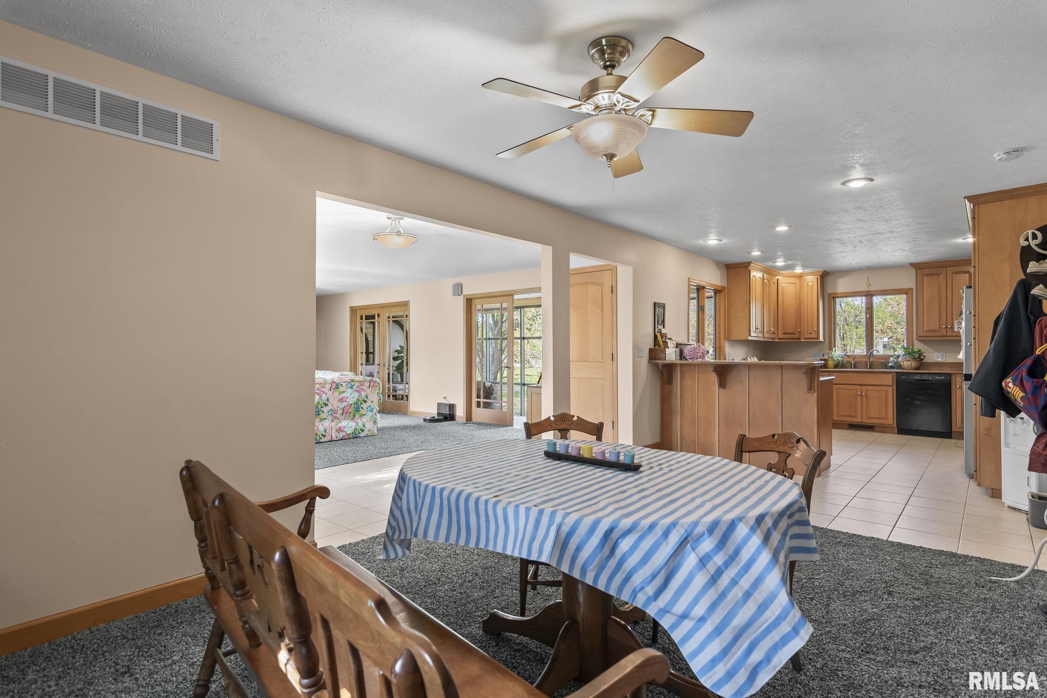 15 Oakland Drive, Riverton, Illinois image 17