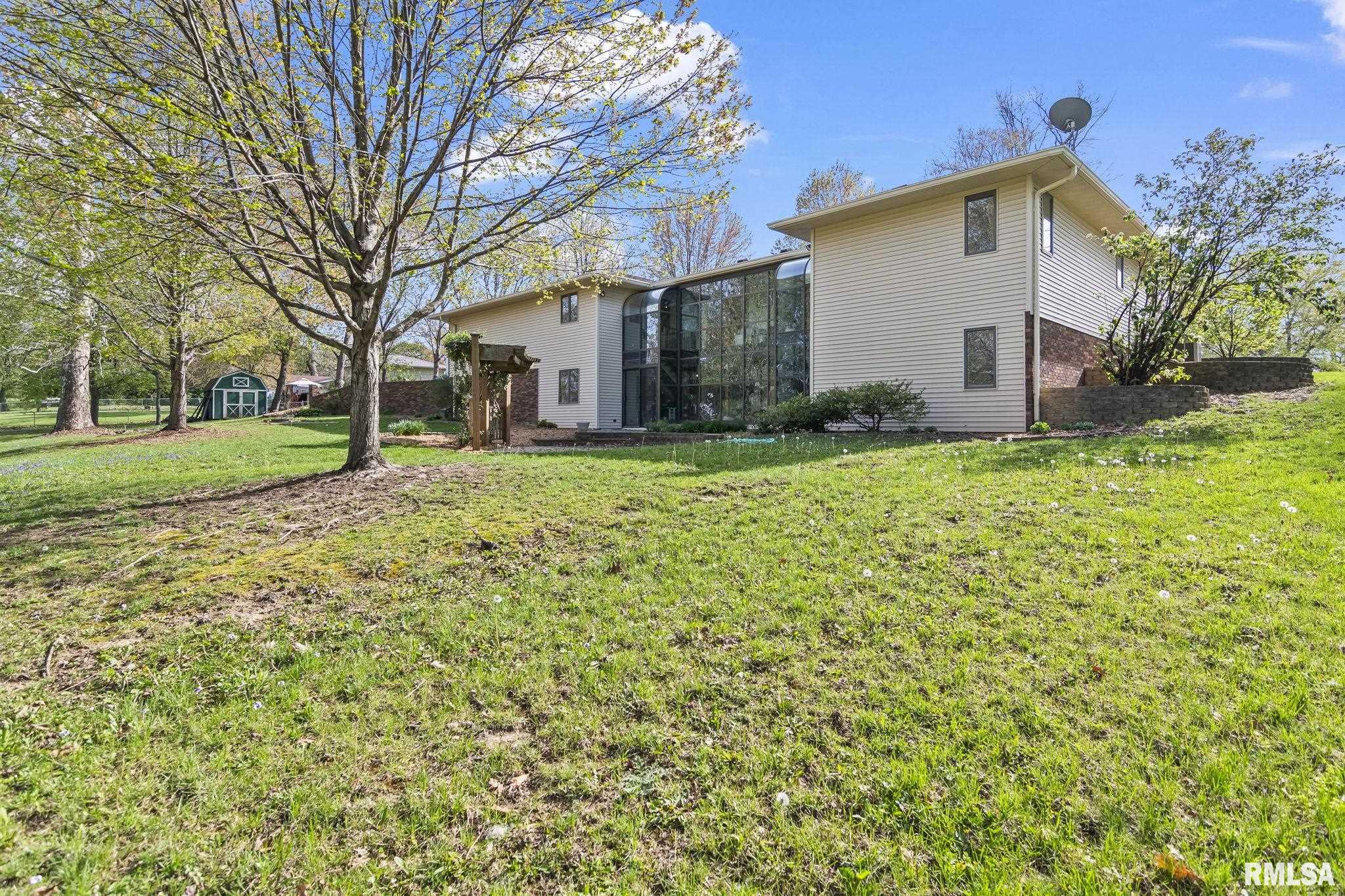 15 Oakland Drive, Riverton, Illinois image 37