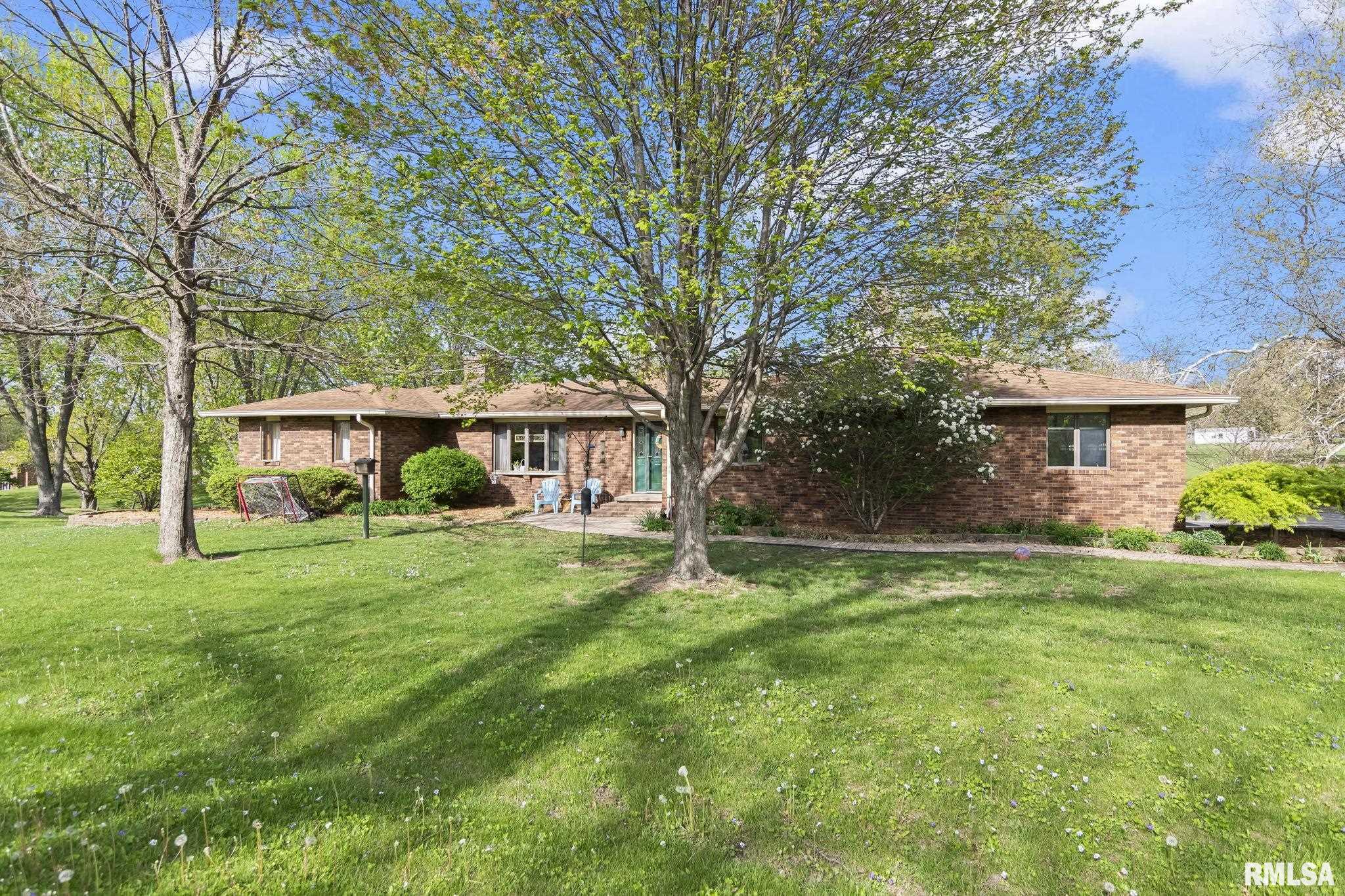 15 Oakland Drive, Riverton, Illinois image 3