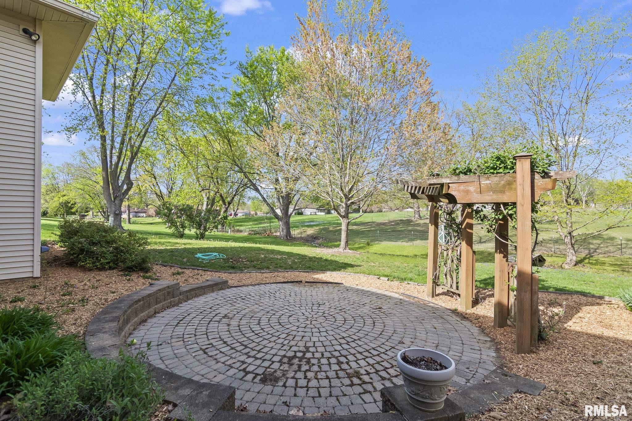 15 Oakland Drive, Riverton, Illinois image 34