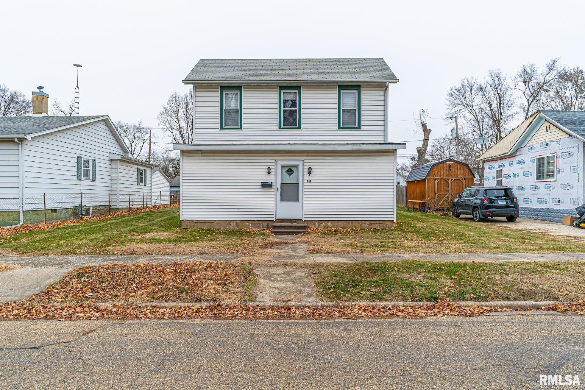 812 3rd Street, Lincoln, Illinois image 1