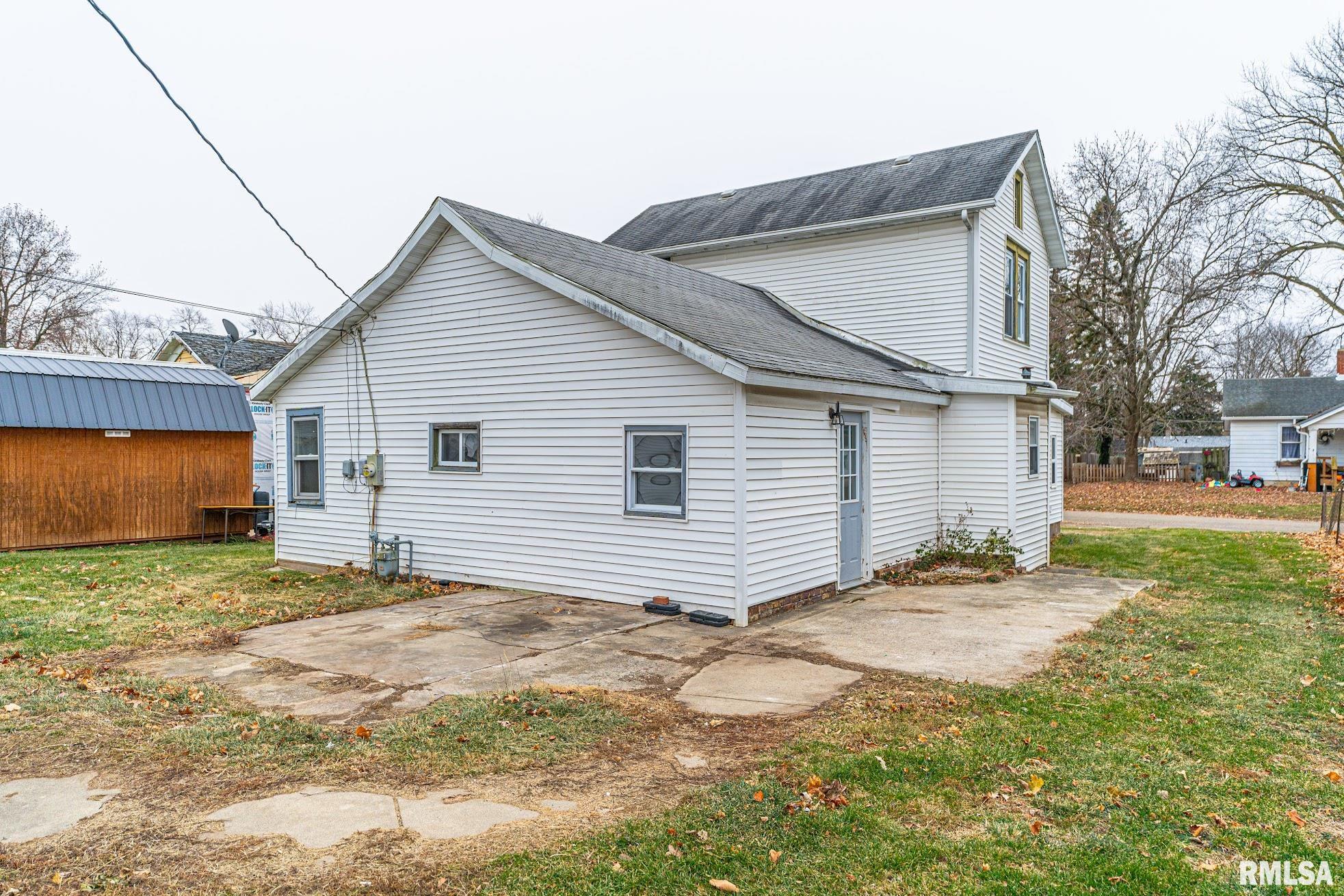 812 3rd Street, Lincoln, Illinois image 3