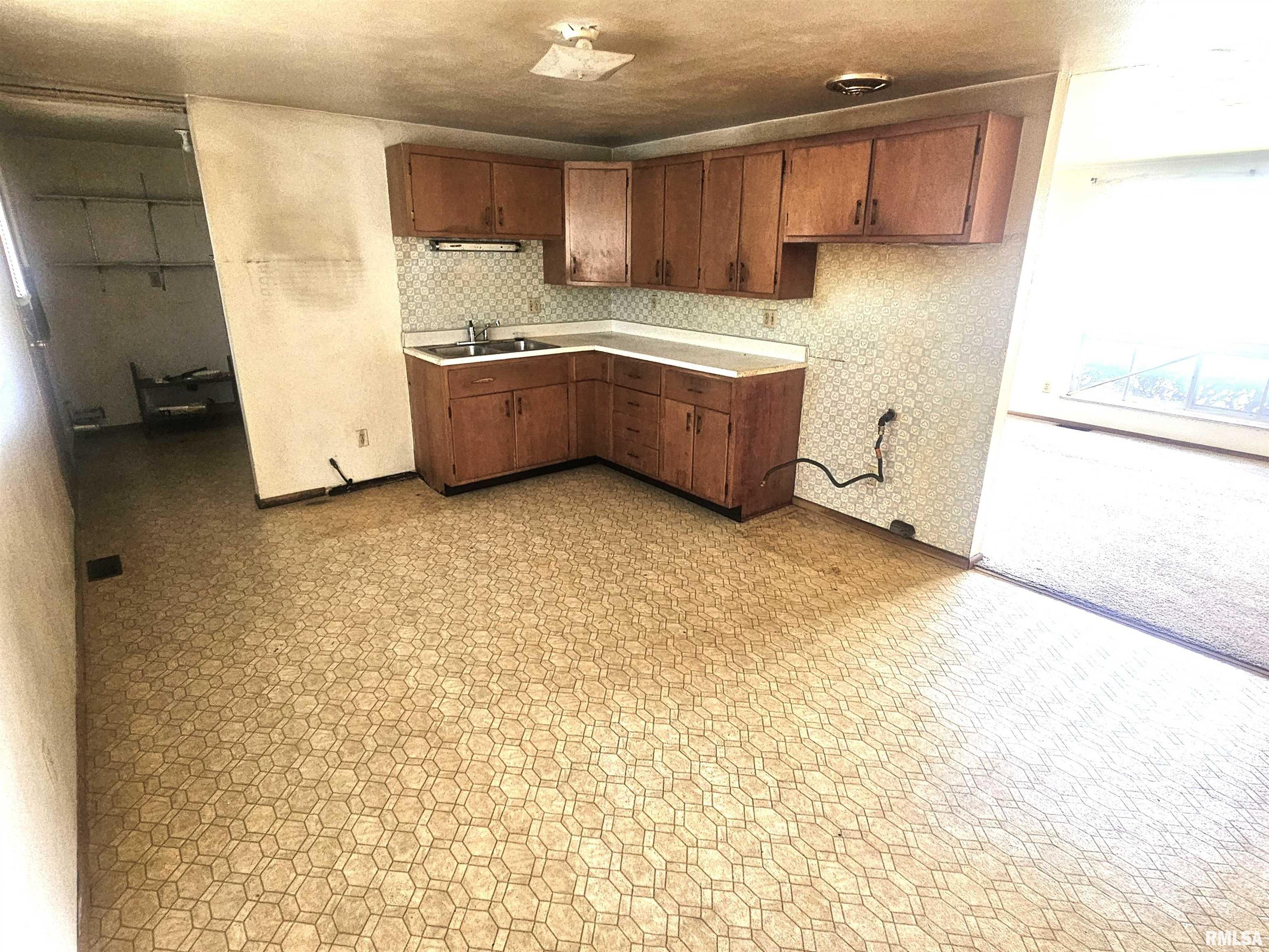 340 Mcdivitt Avenue, Lincoln, Illinois image 7