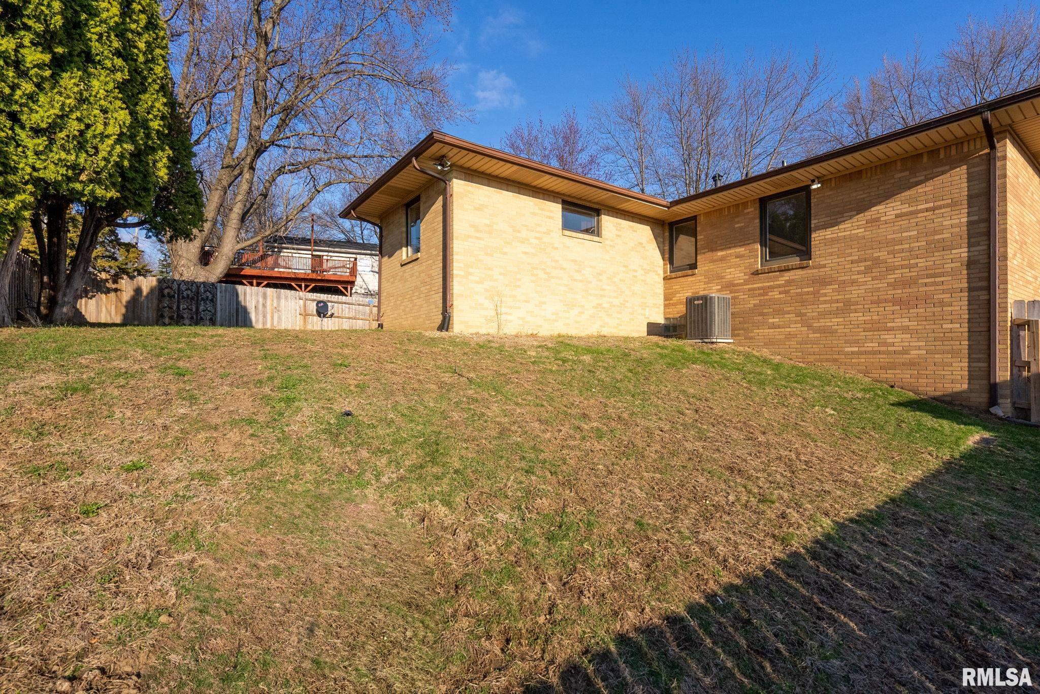 1310 Hillside Drive, Bettendorf, Iowa image 31