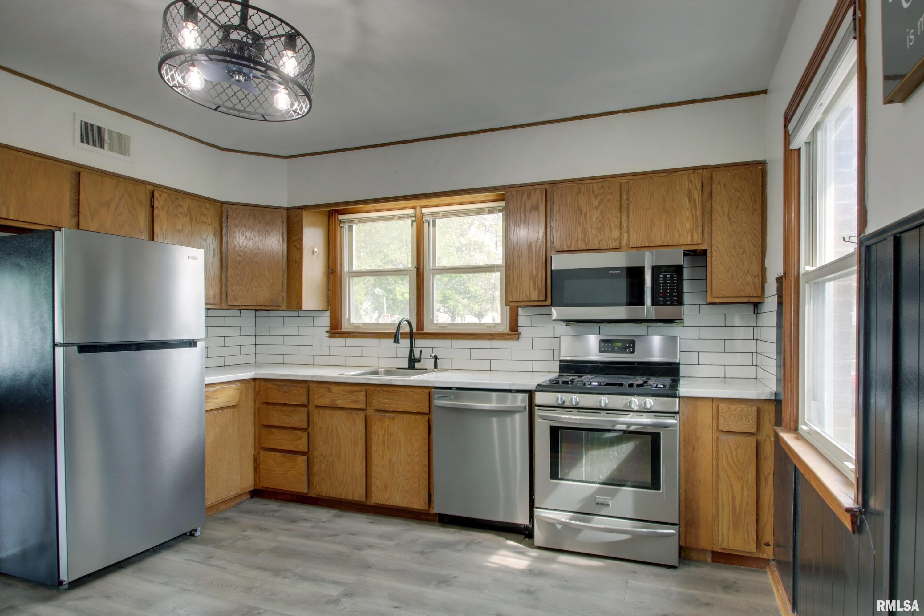 1434 N 13th Street, Quincy, Illinois image 8