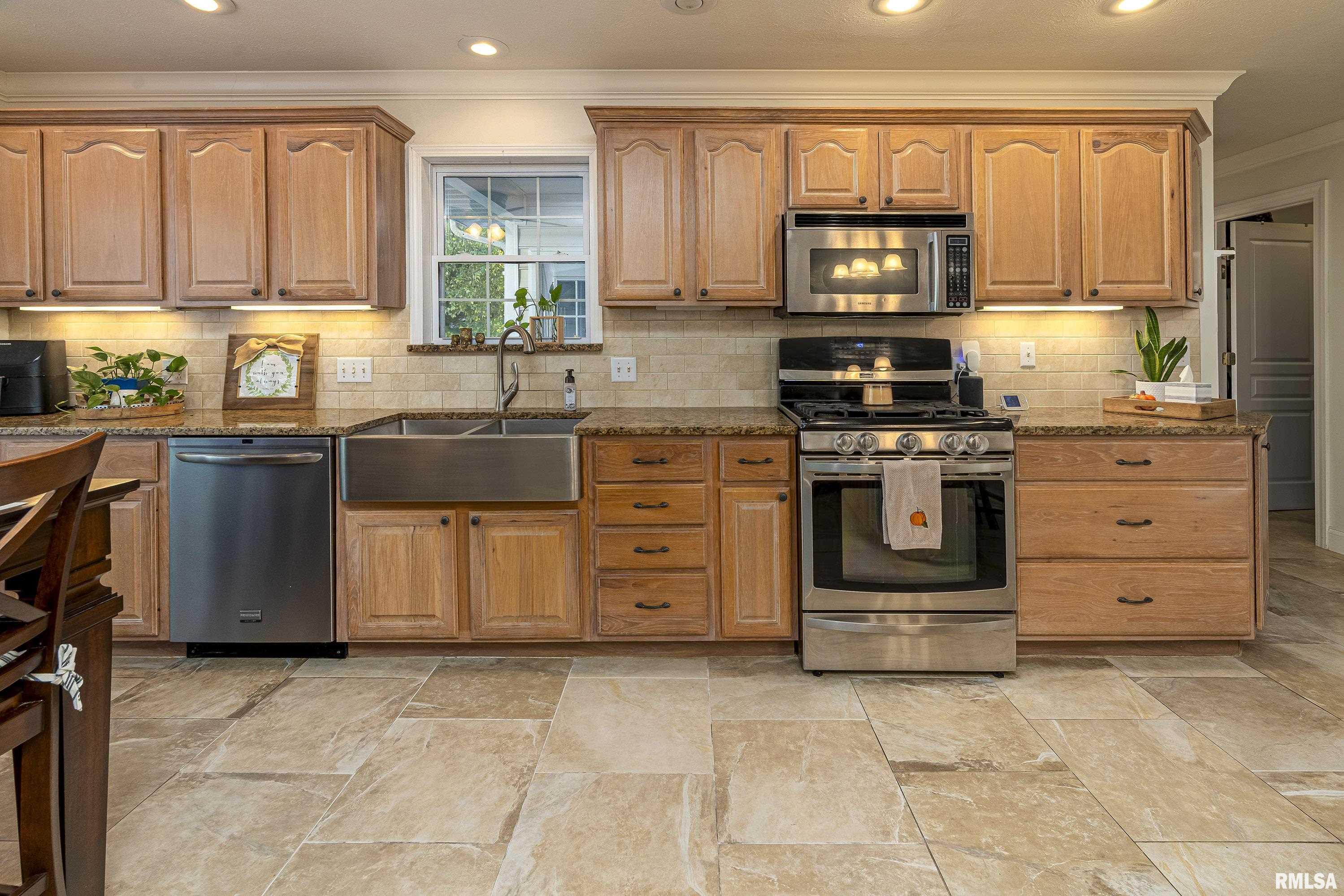 807 New Day Way, Marion, Illinois image 13