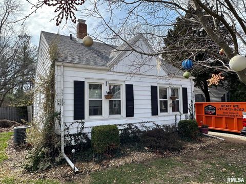 Homes For Sale - 7 Pine Place<br/> Jacksonville, IL 62650