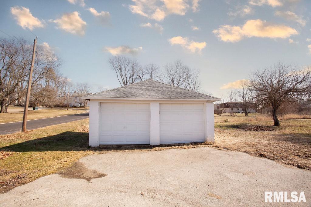 416 E Eureka Avenue, Eureka, Illinois image 8