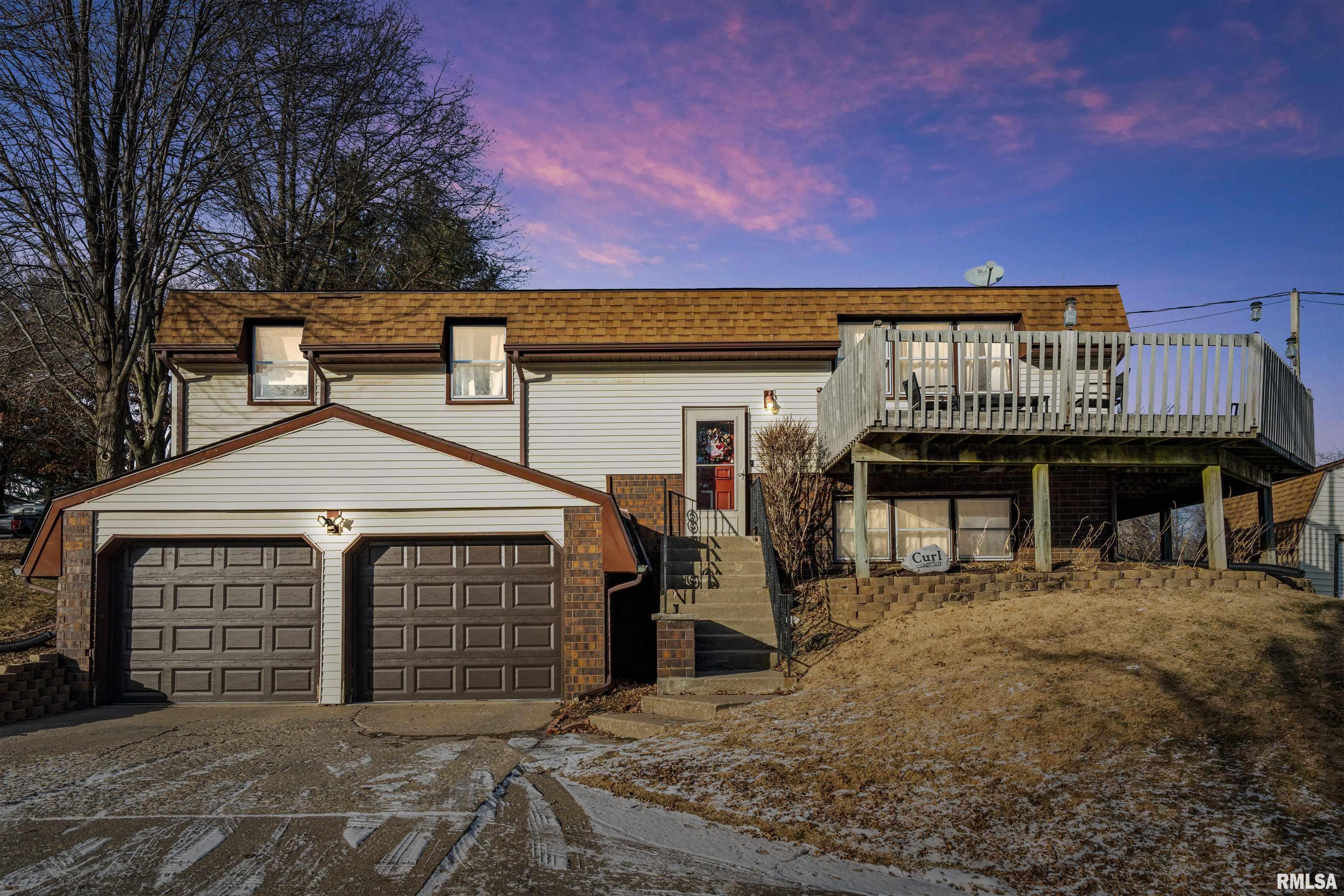 513 Walnut Court, Le Claire, Iowa image 3