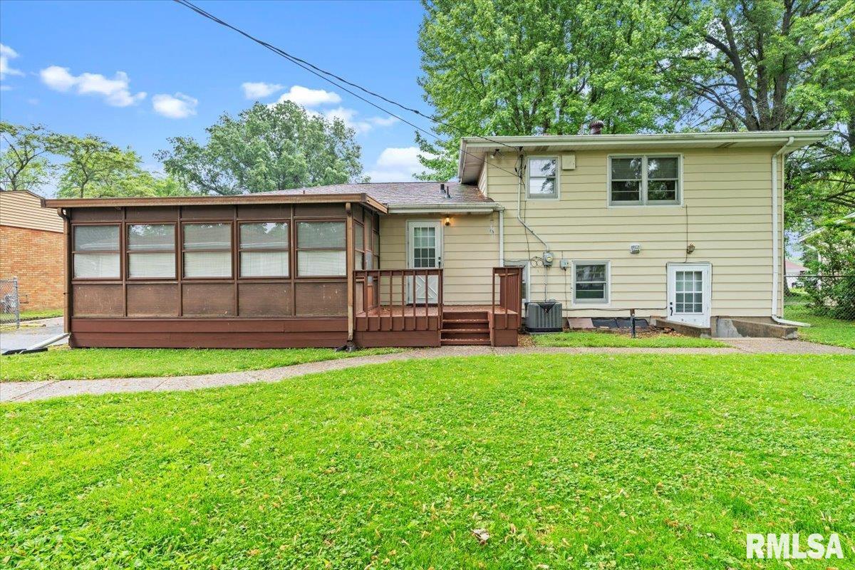 525 Sattley Street, Rochester, Illinois image 34