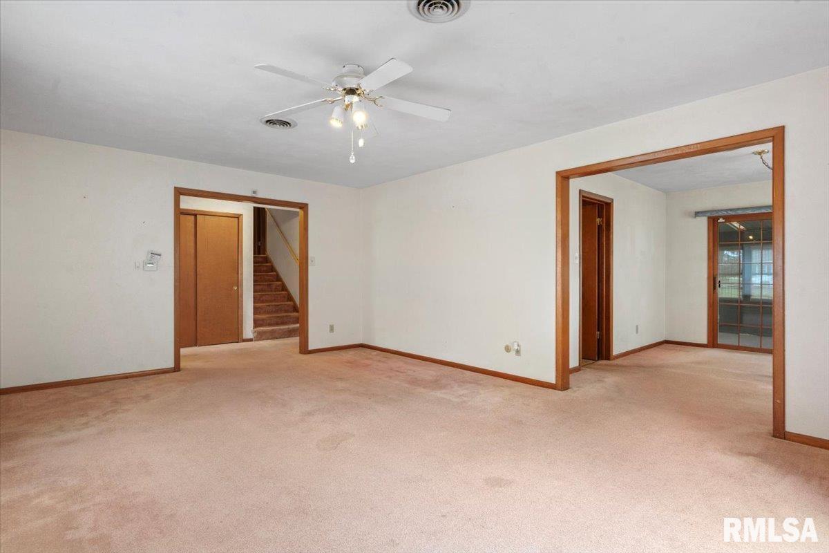525 Sattley Street, Rochester, Illinois image 7