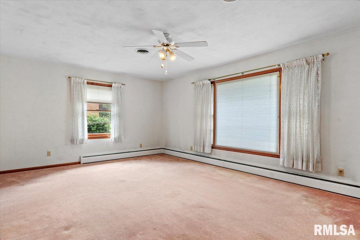 525 Sattley Street, Rochester, Illinois image 5