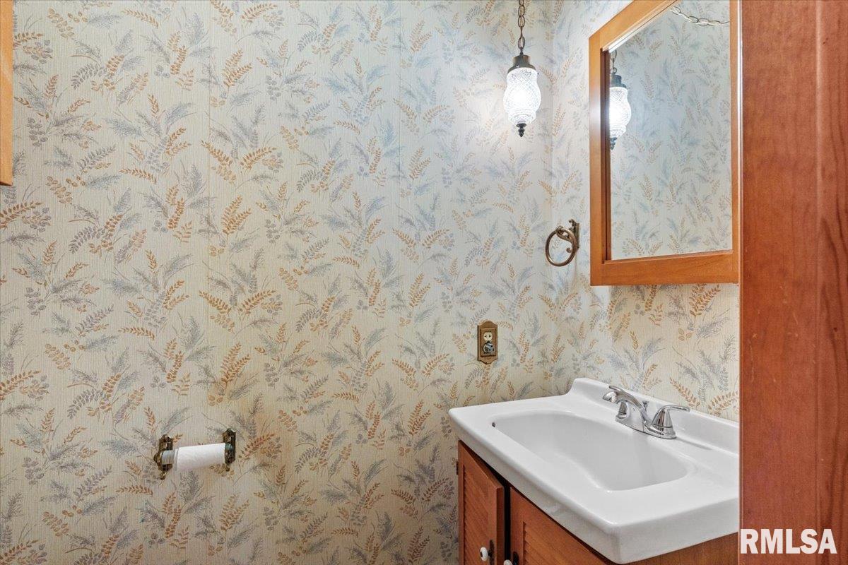 525 Sattley Street, Rochester, Illinois image 14