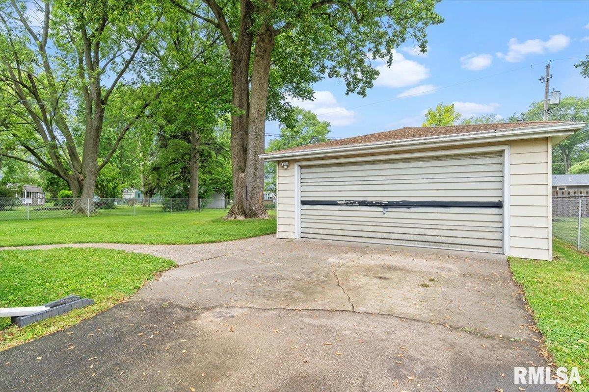 525 Sattley Street, Rochester, Illinois image 35