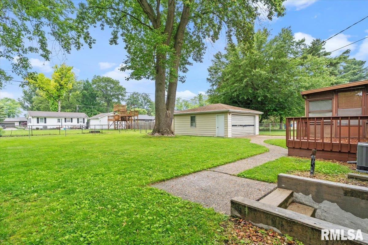 525 Sattley Street, Rochester, Illinois image 31