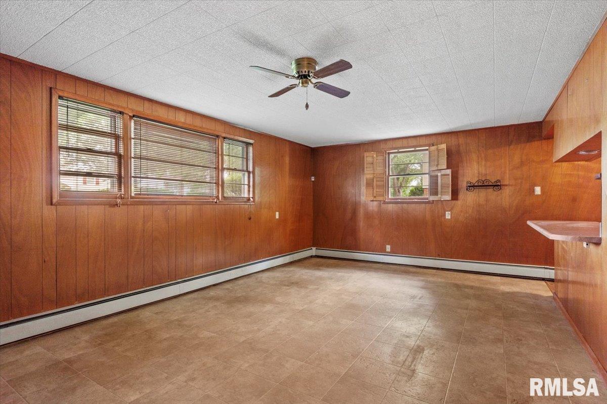 525 Sattley Street, Rochester, Illinois image 23