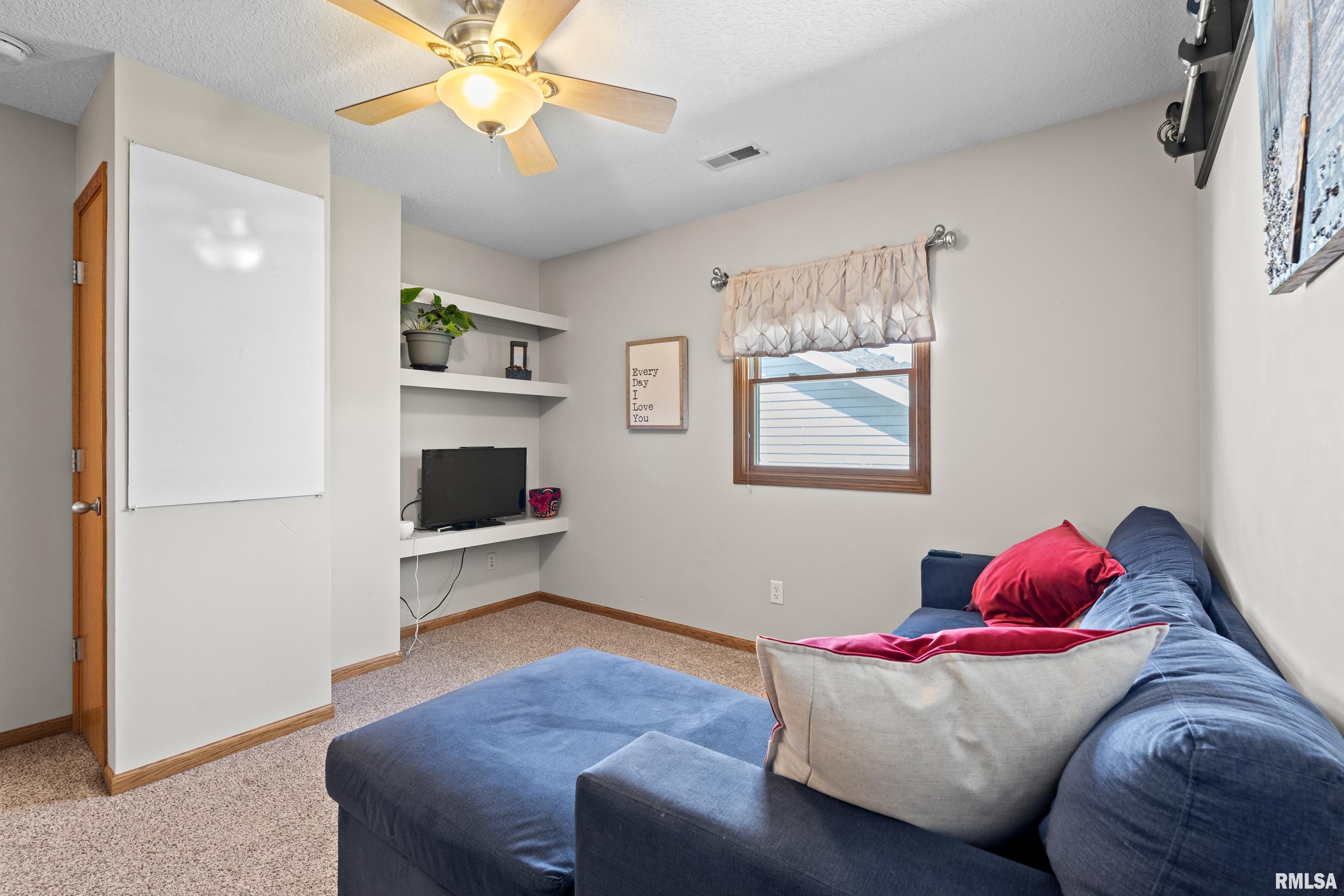 6135 Hillandale Road, Davenport, Iowa image 18