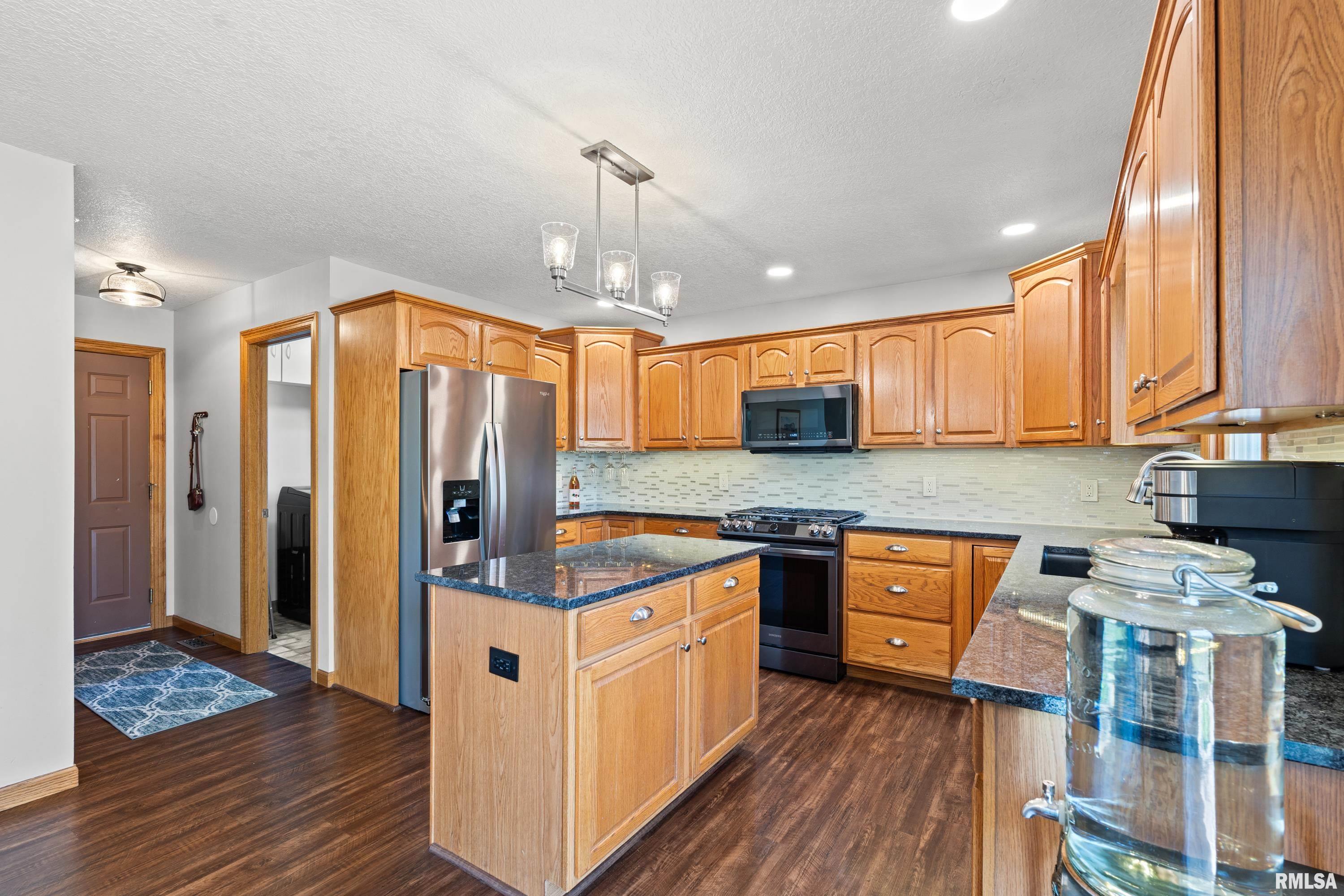 6135 Hillandale Road, Davenport, Iowa image 10