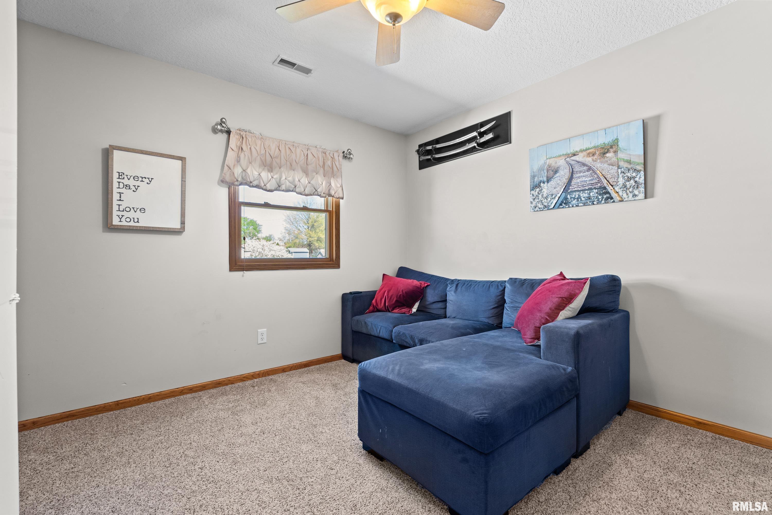 6135 Hillandale Road, Davenport, Iowa image 17