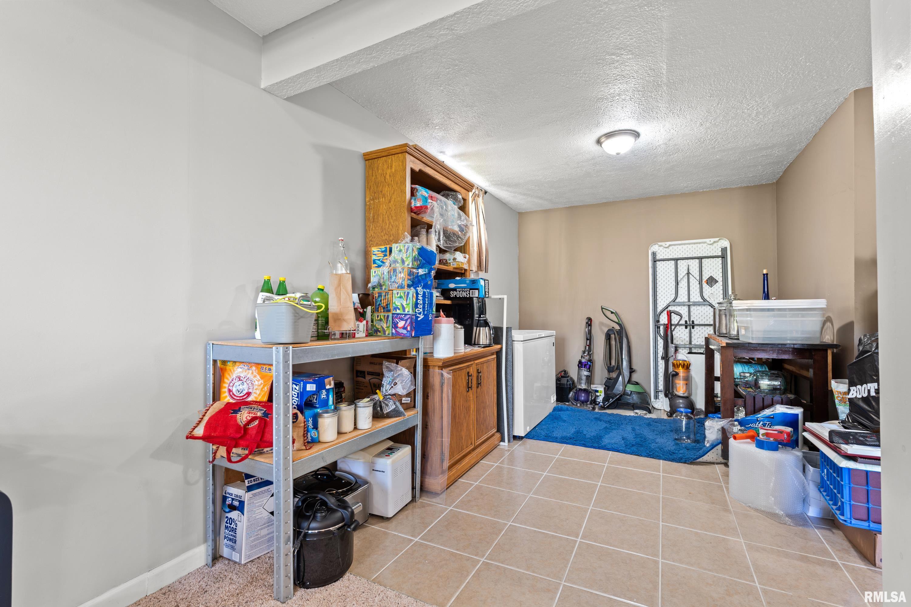 6135 Hillandale Road, Davenport, Iowa image 14