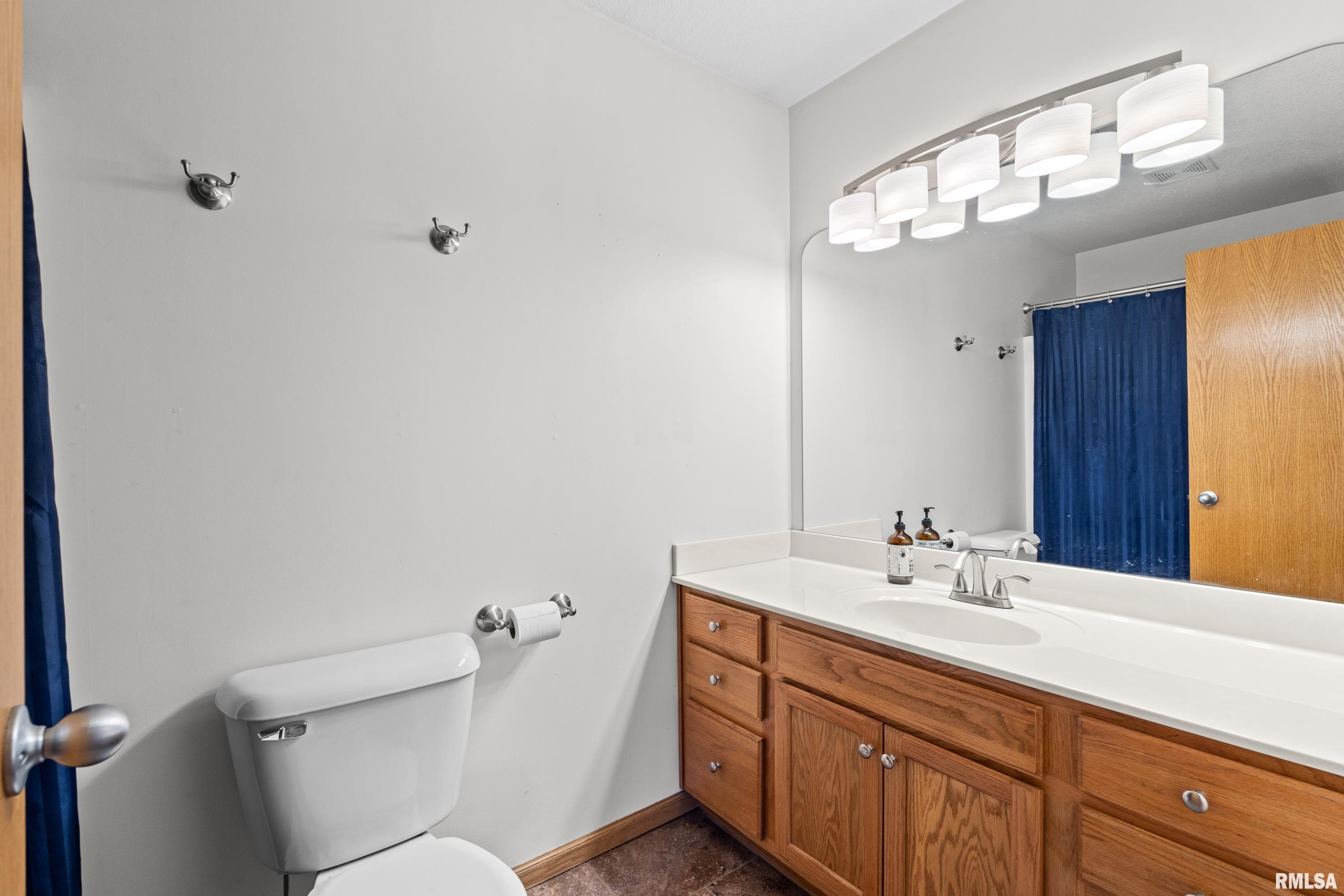 6135 Hillandale Road, Davenport, Iowa image 20