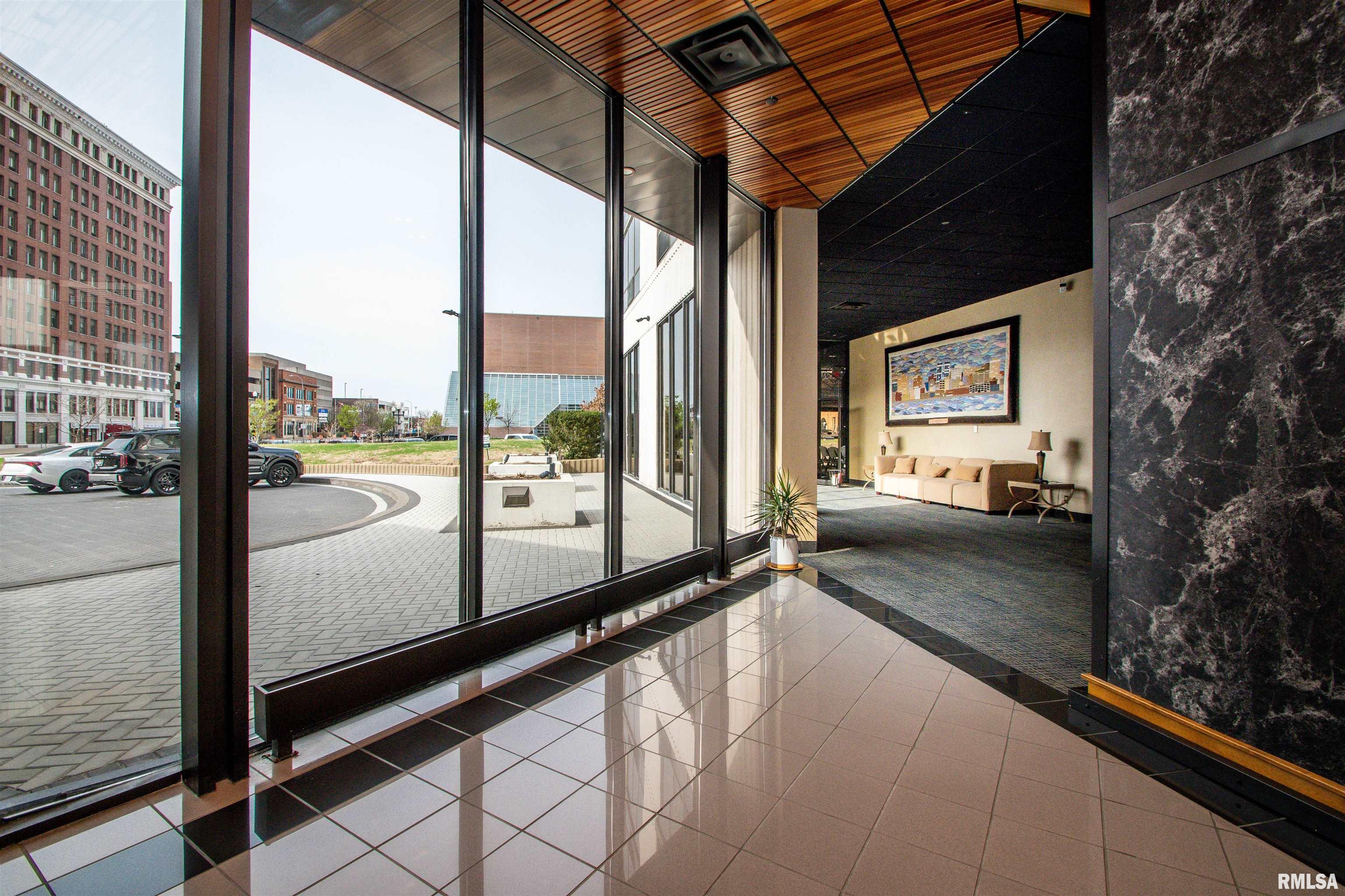 125 SW Jefferson Avenue #W4W, Peoria, Illinois image 10