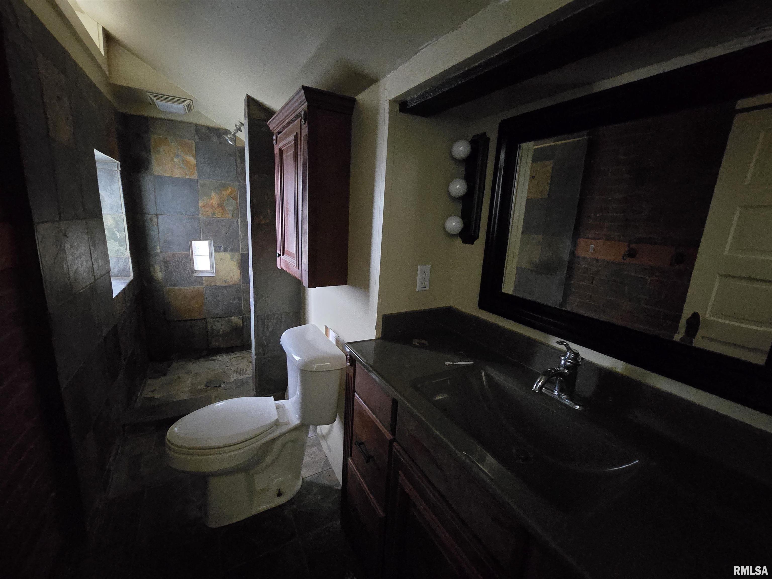 327 N 3rd Street, Greenville, Illinois image 18