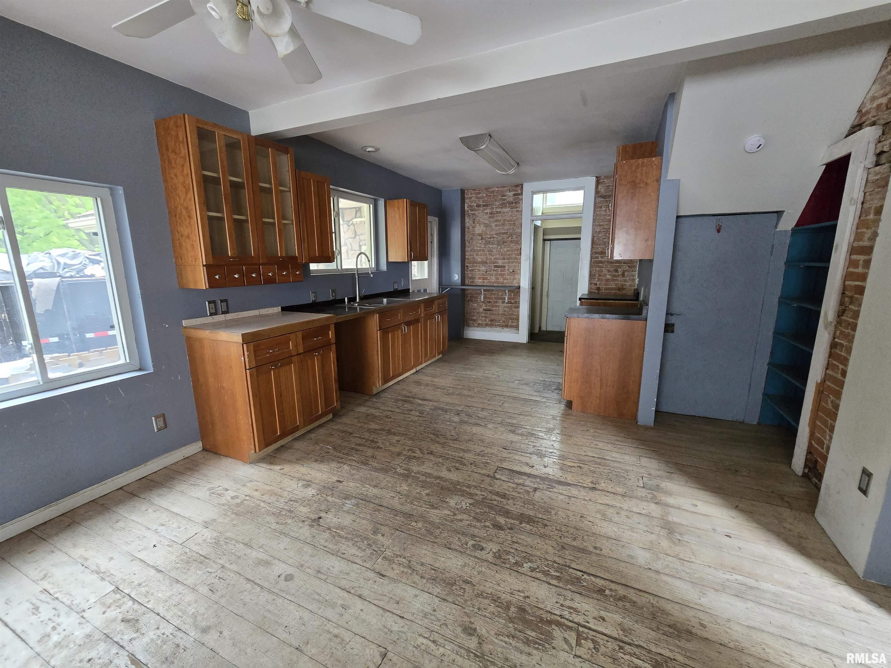 327 N 3rd Street, Greenville, Illinois image 5