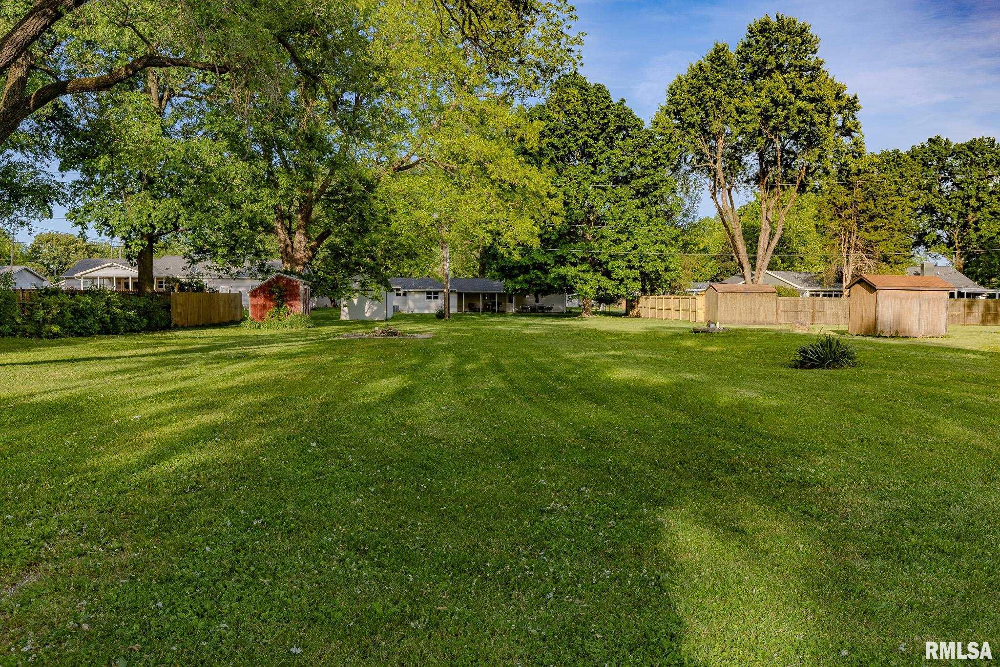 Loomis Lane, Carlinville, Illinois image 2