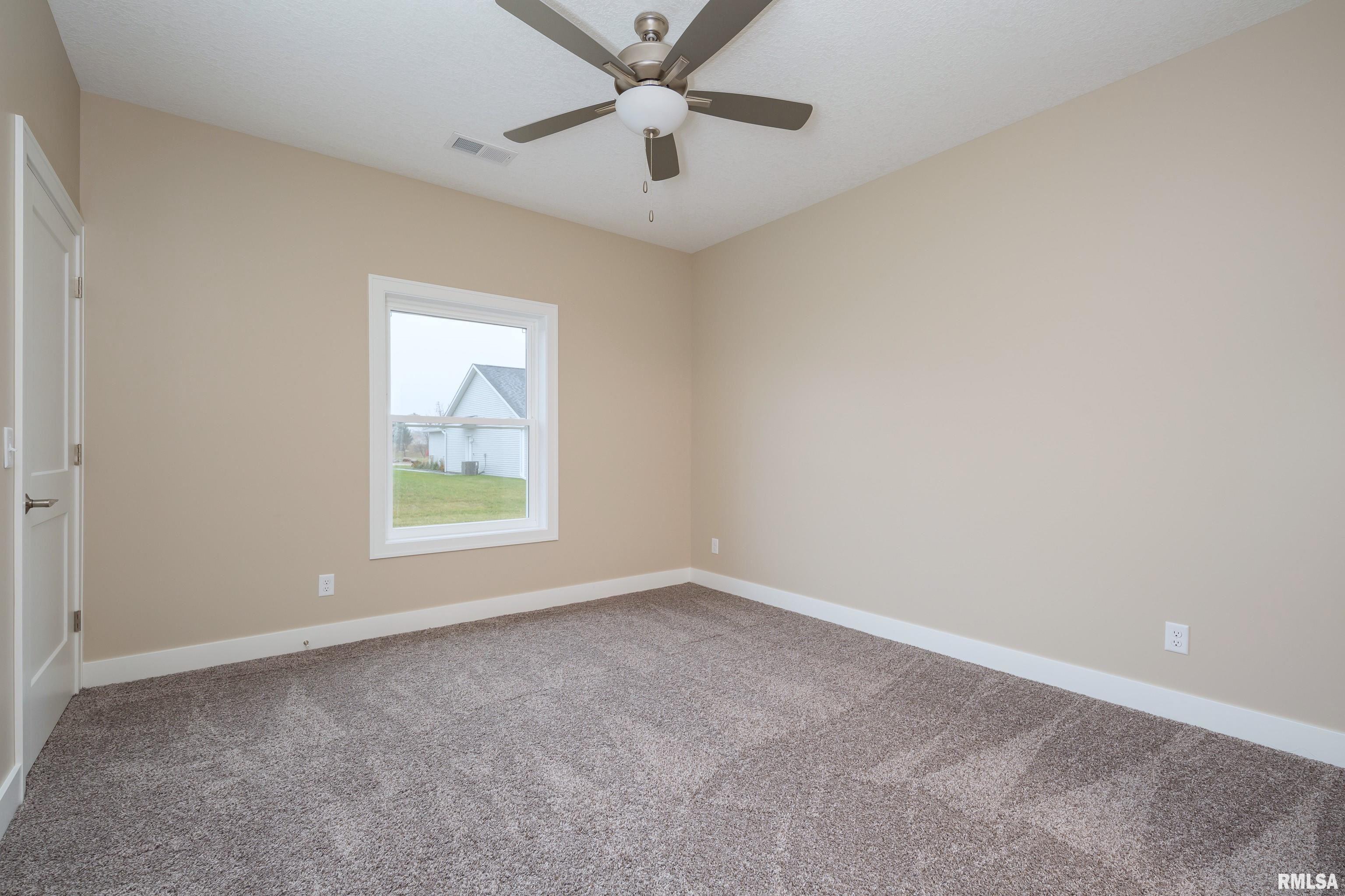 131 Beacon Harbor Parkway, East Moline, Illinois image 22