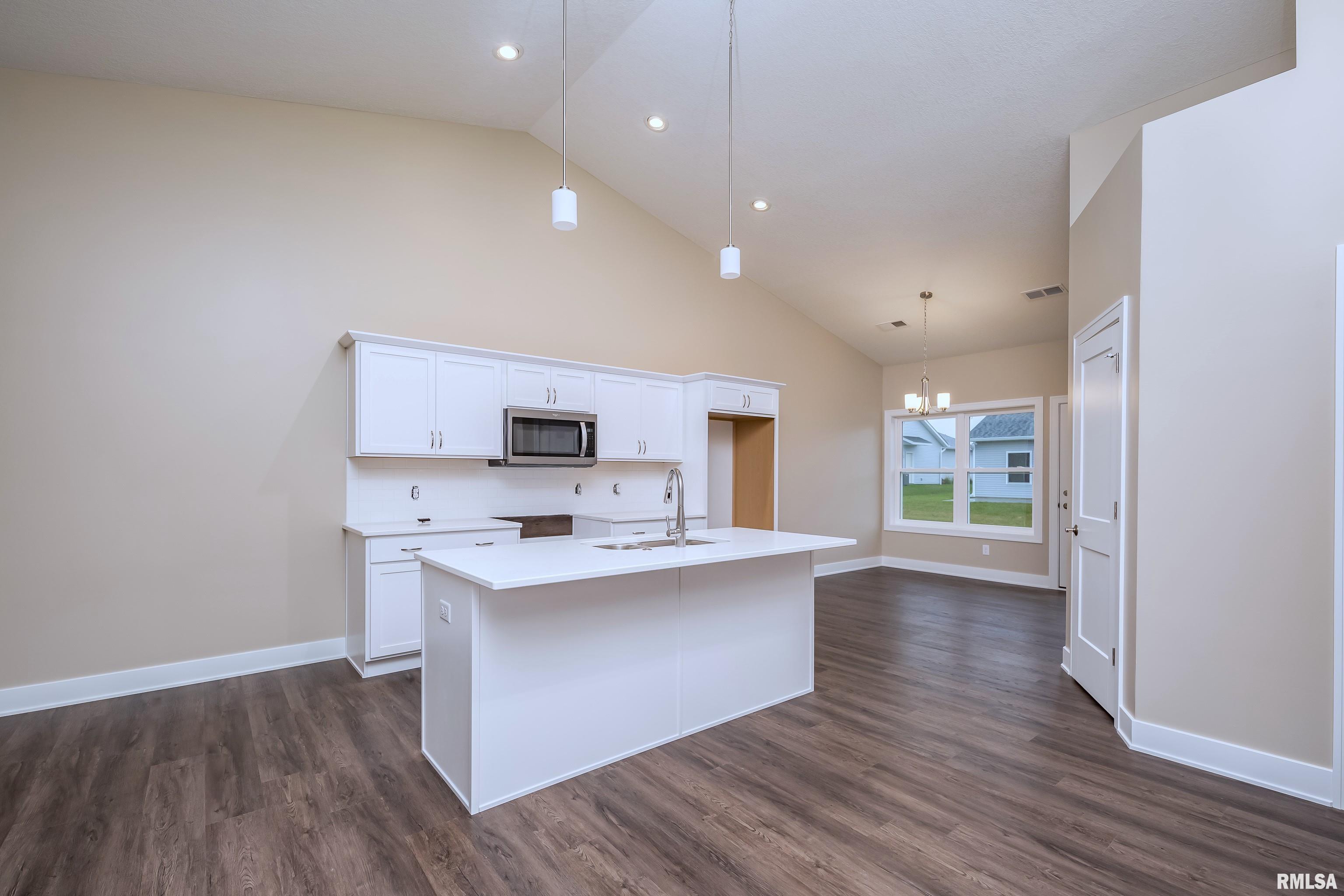 131 Beacon Harbor Parkway, East Moline, Illinois image 6