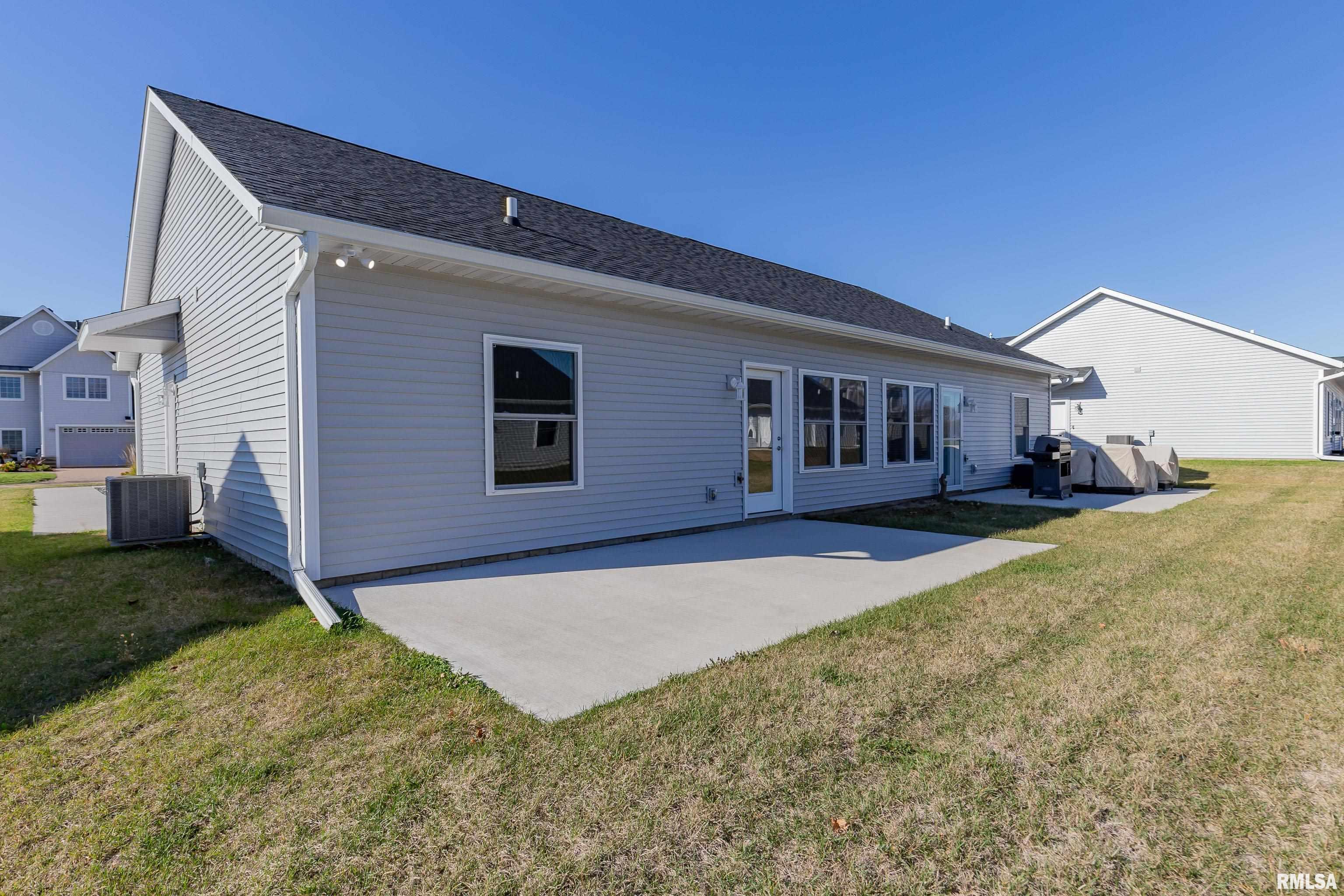 131 Beacon Harbor Parkway, East Moline, Illinois image 4
