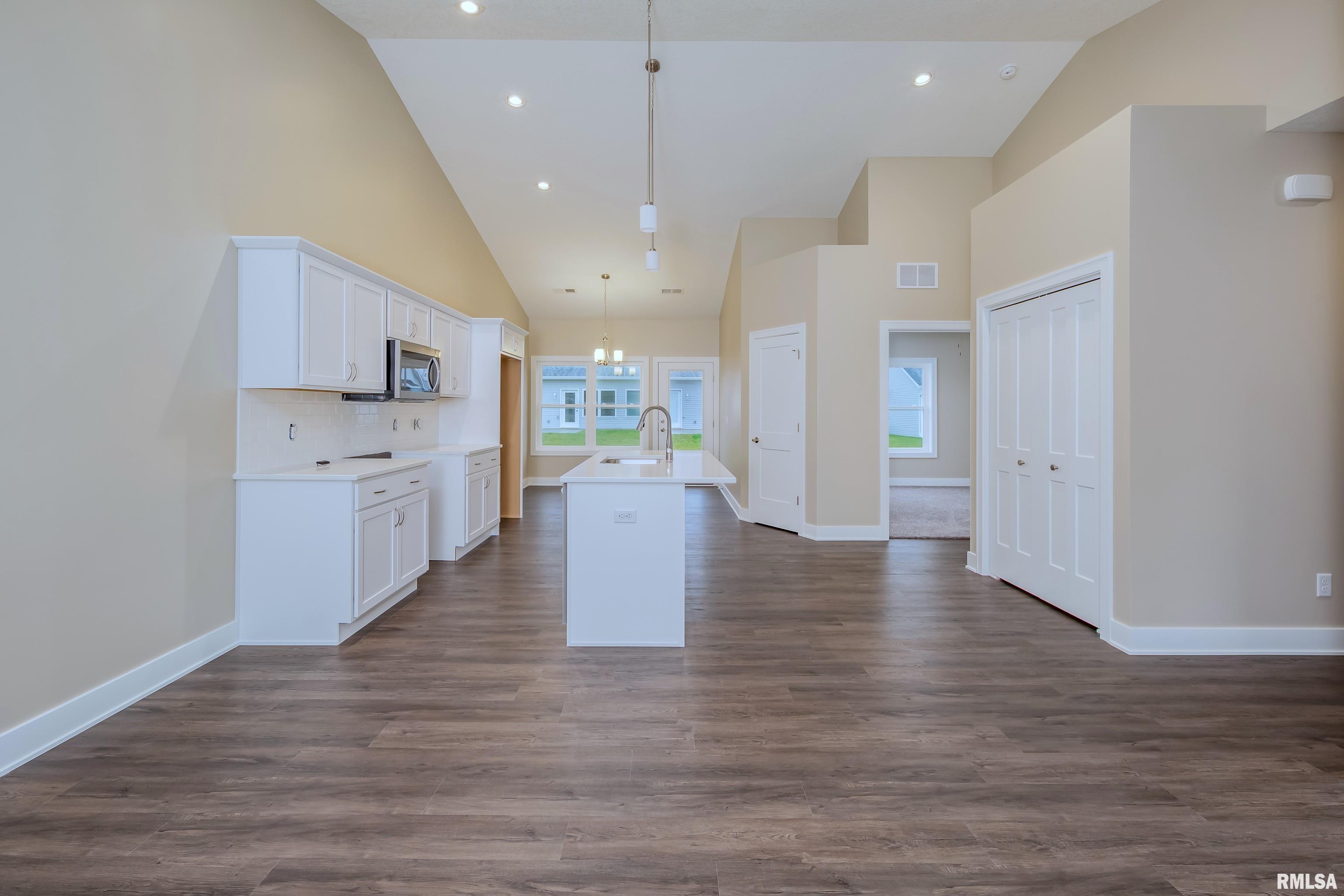 131 Beacon Harbor Parkway, East Moline, Illinois image 7