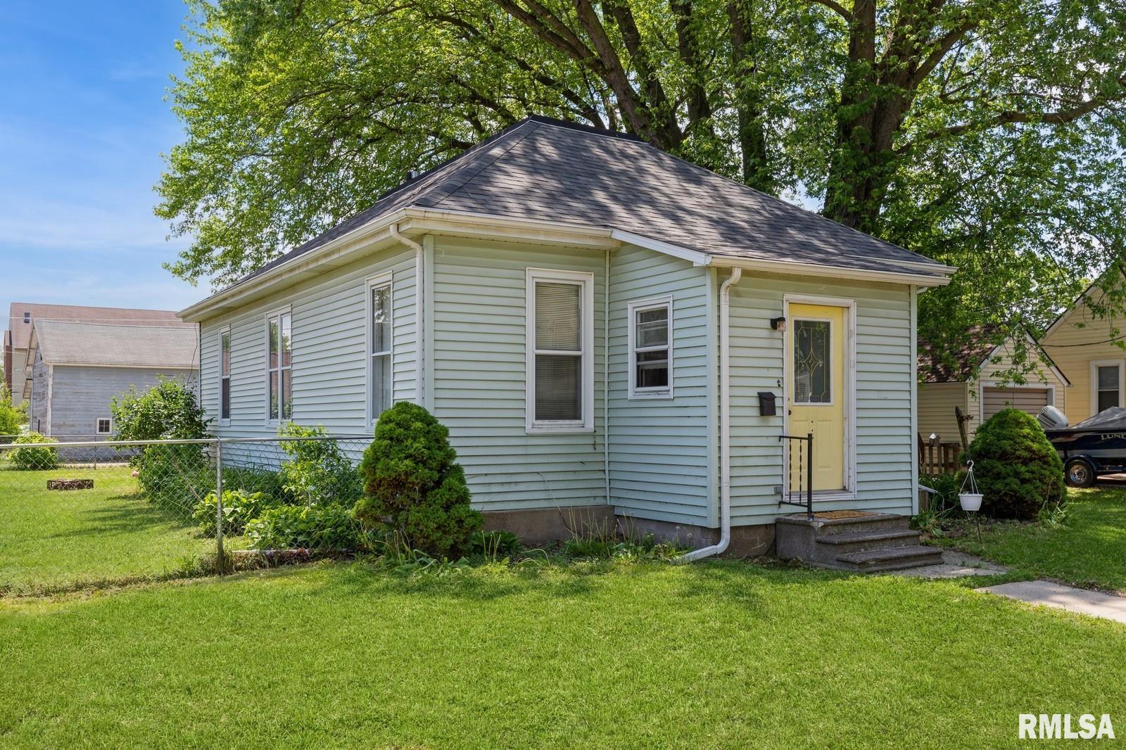 417 12th Street, De Witt, Iowa image 1