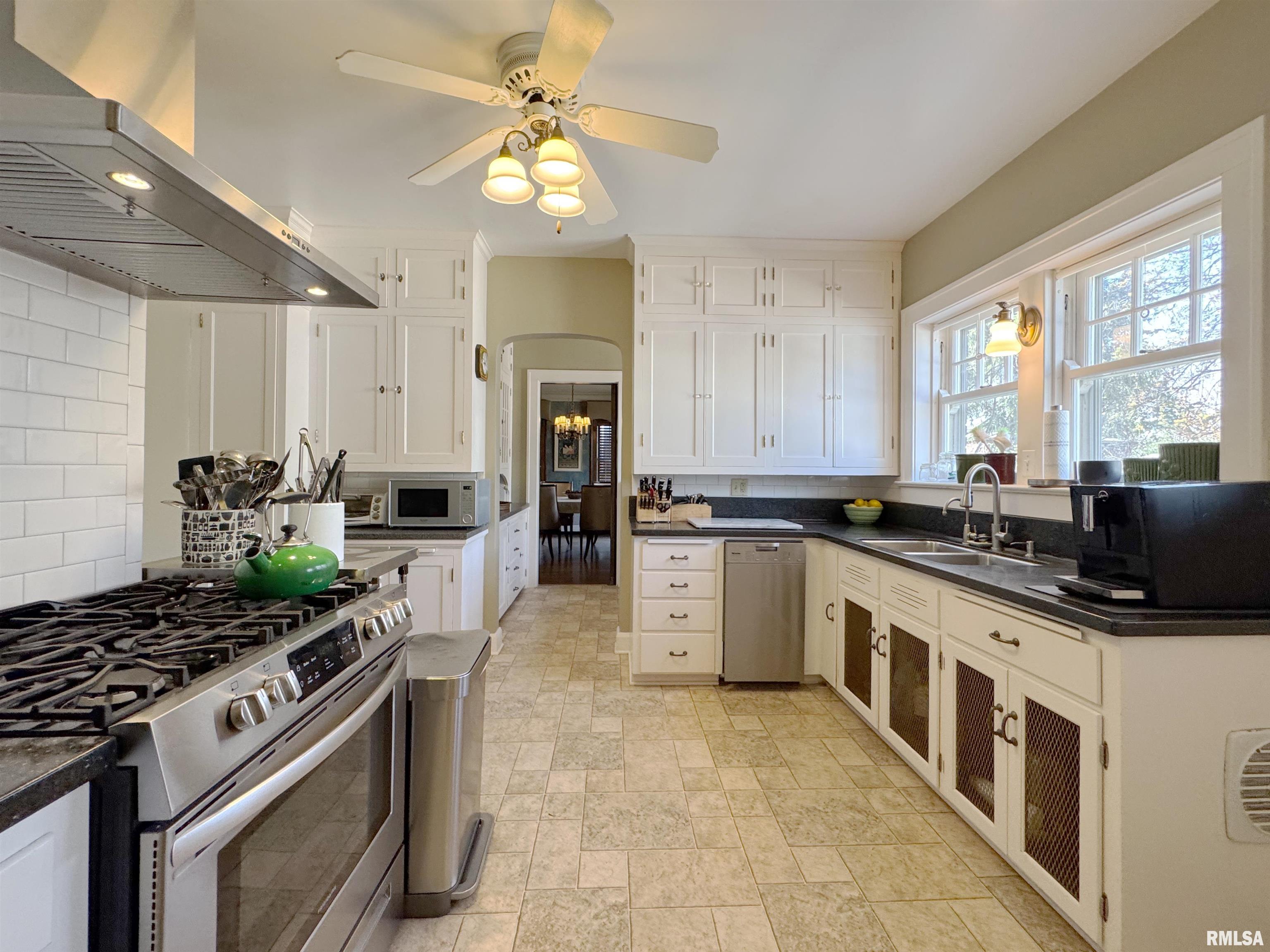 1811 W Moss Avenue, Peoria, Illinois image 40