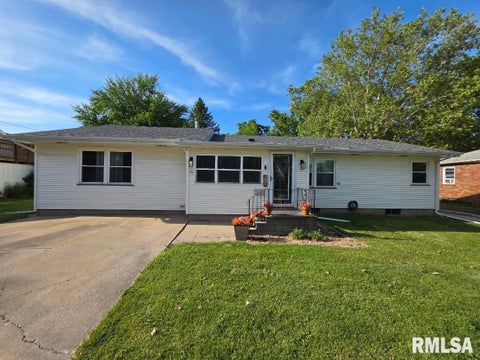 Homes For Sale - 510 Euclid Avenue<br/> Fulton County, Lewistown, IL 61542