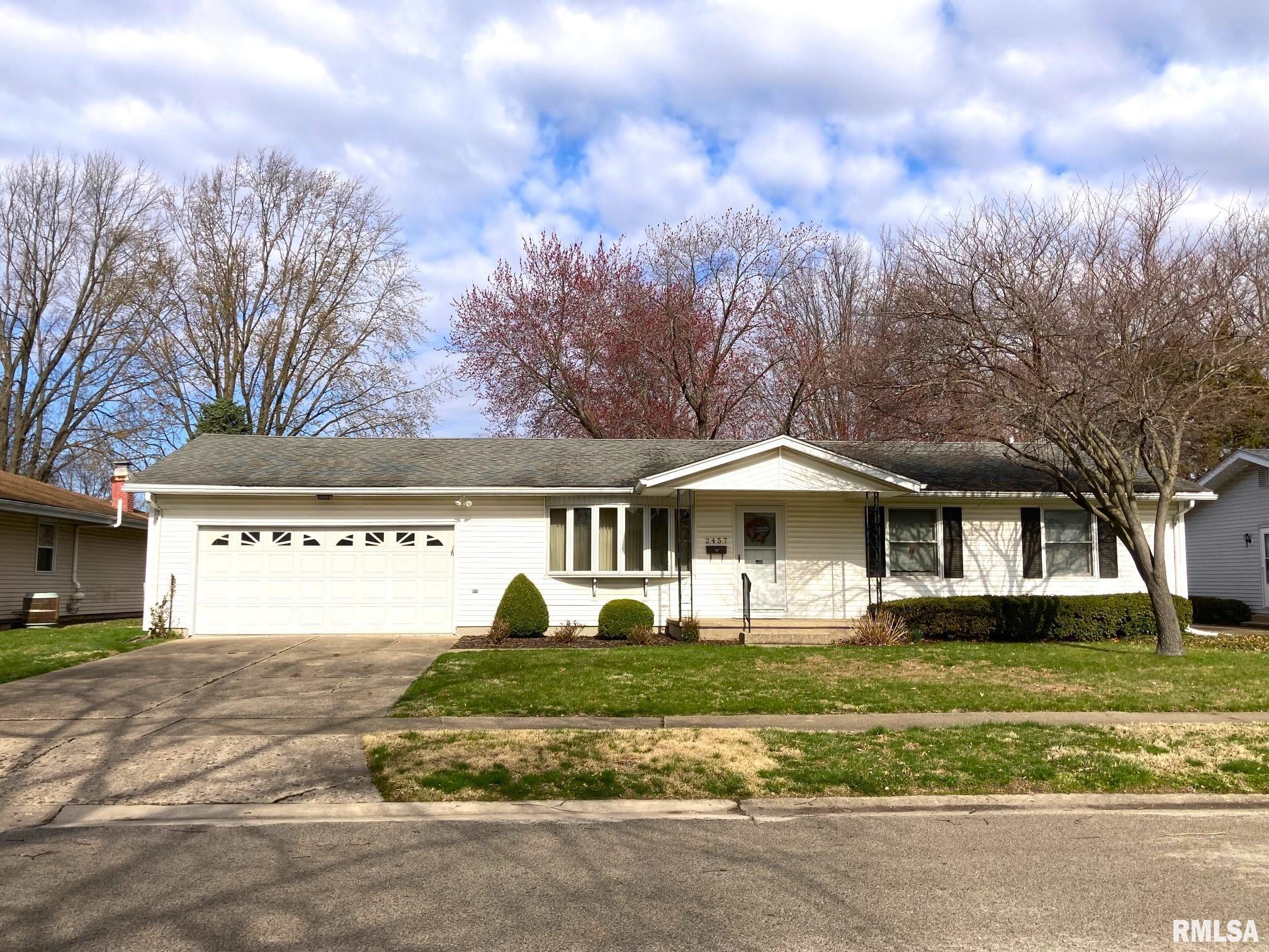 2457 Arrowhead Drive, Springfield, Illinois image 1