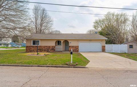 Homes For Sale - 701 21st Street<br/> Logan County, Lincoln, IL 62656