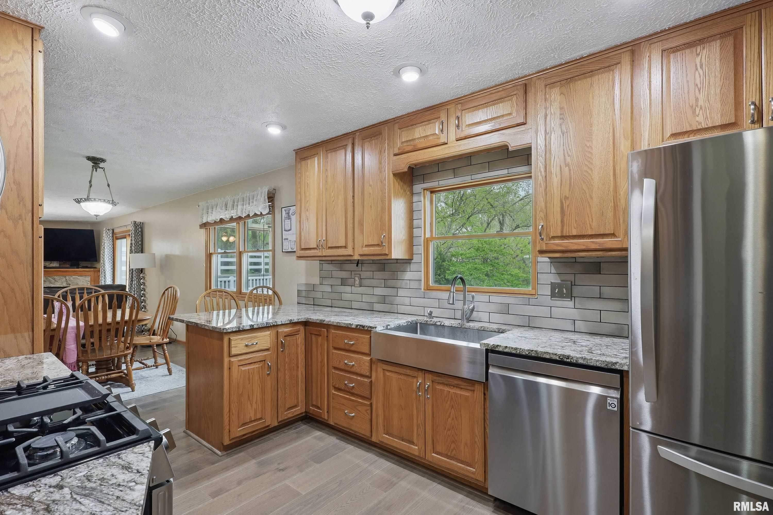 6318 Dodds Drive, Bettendorf, Iowa image 10