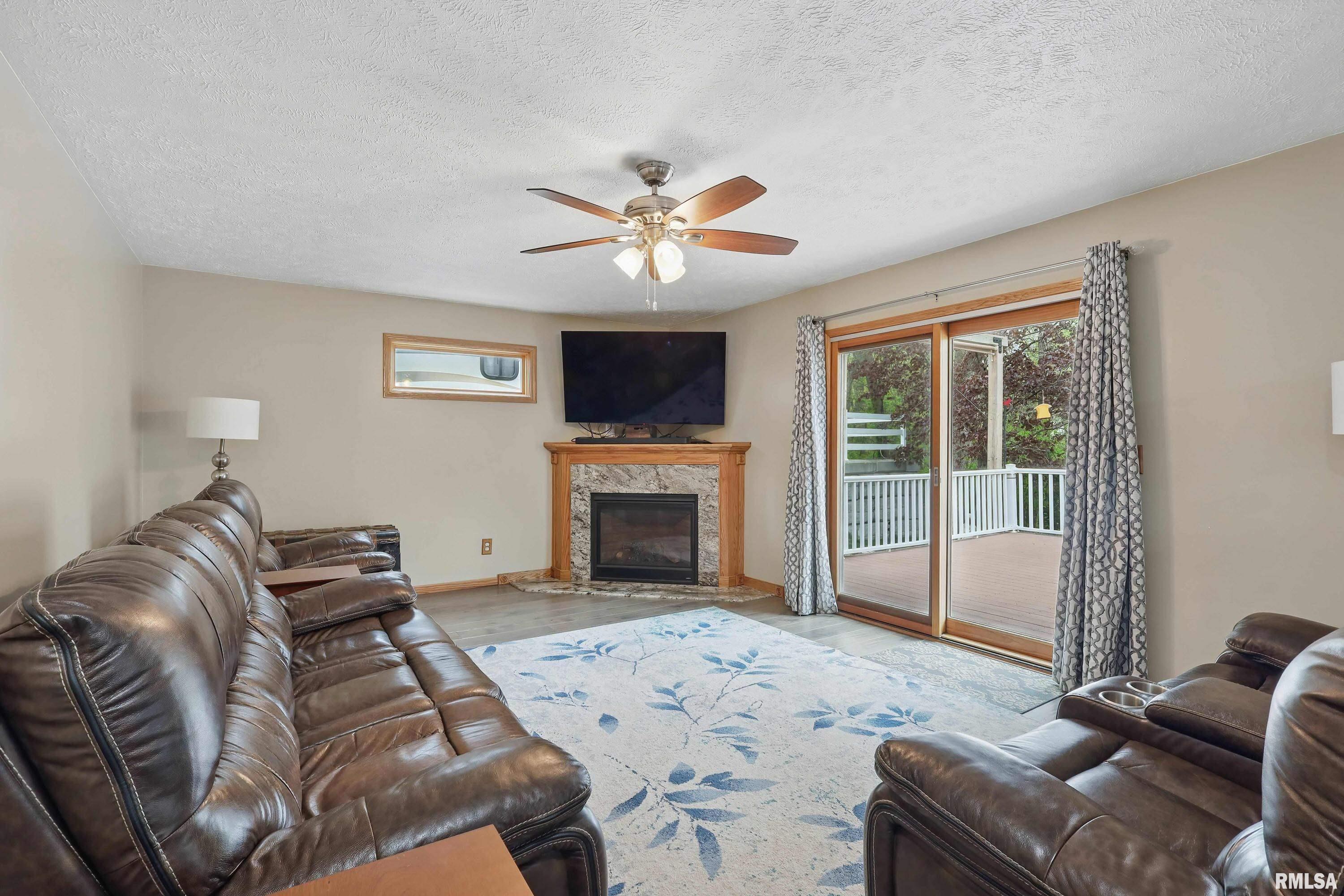 6318 Dodds Drive, Bettendorf, Iowa image 7