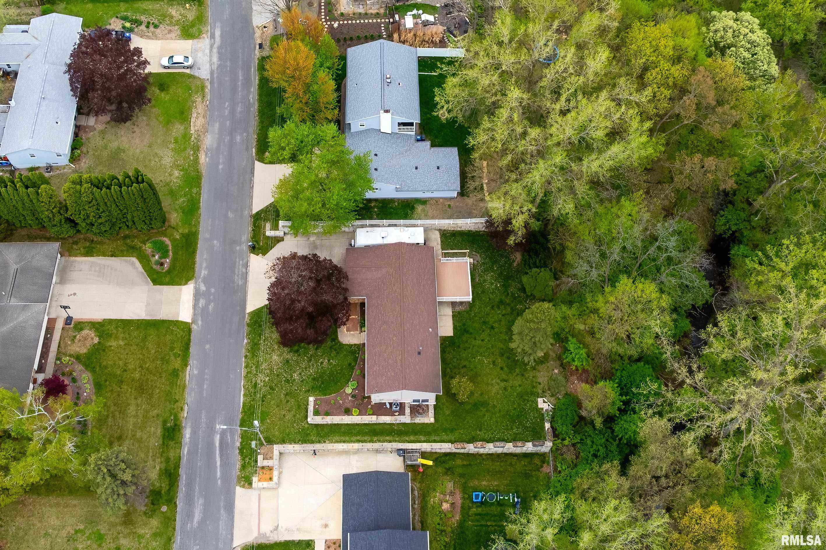 6318 Dodds Drive, Bettendorf, Iowa image 39