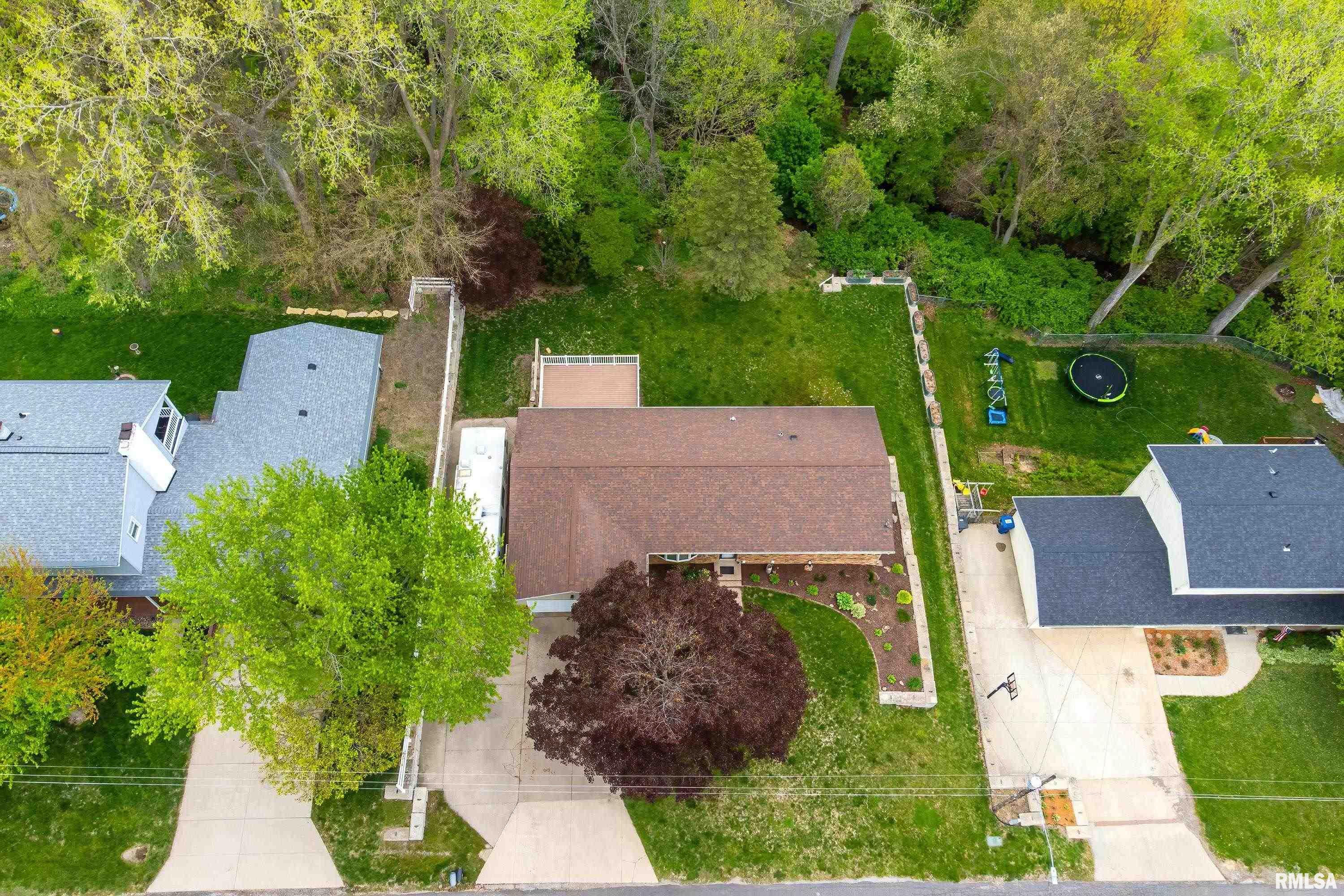 6318 Dodds Drive, Bettendorf, Iowa image 38